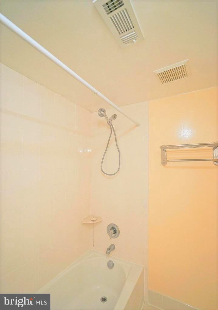 BONNIEMILL ACRES - Residential Lease