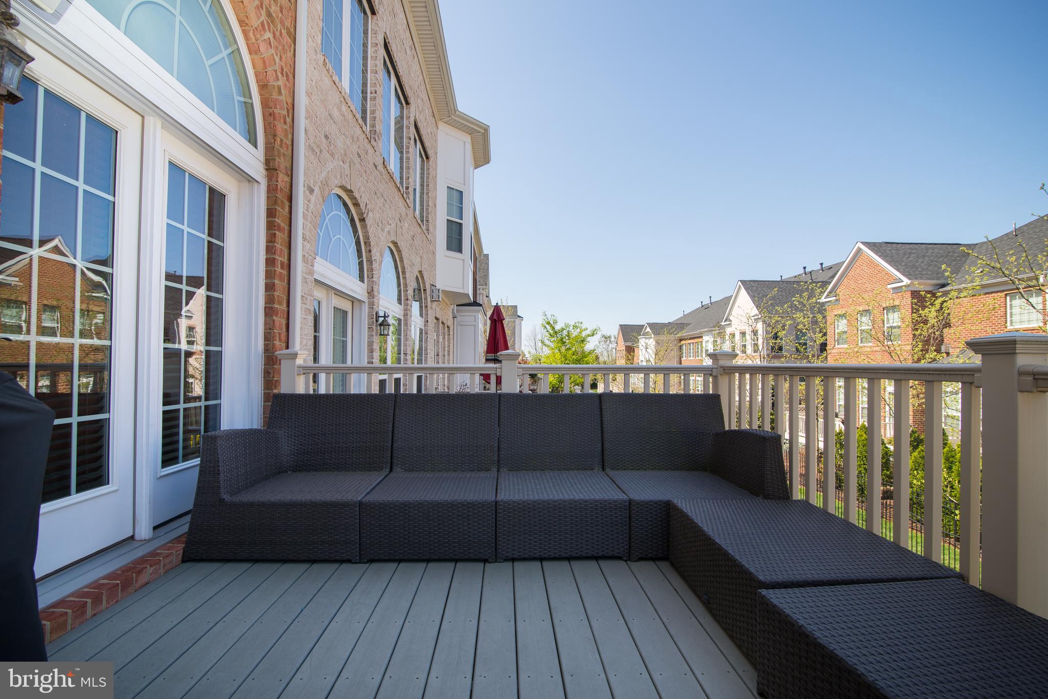 KENSINGTON SQUARE - Residential Lease