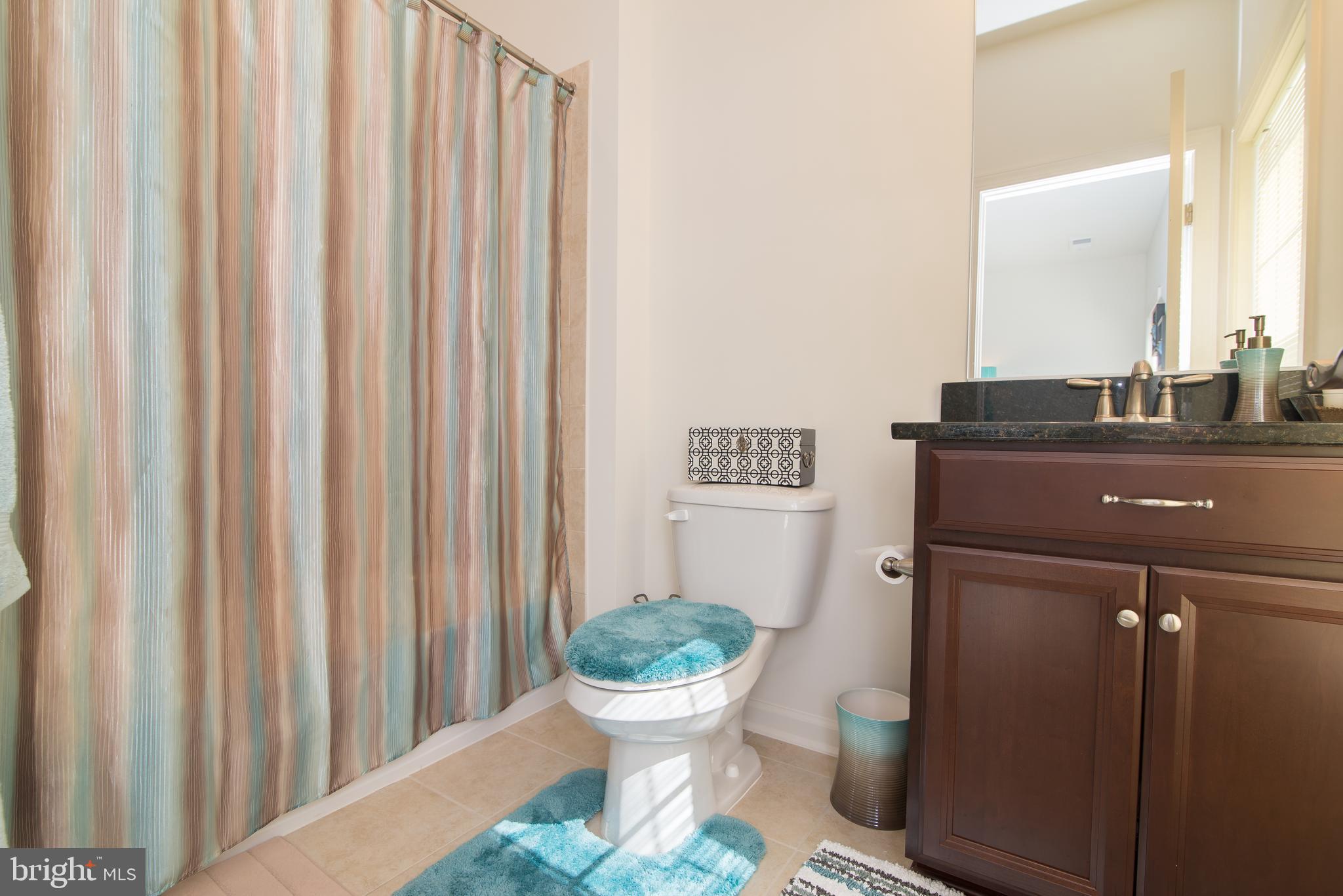 KENSINGTON SQUARE - Residential Lease