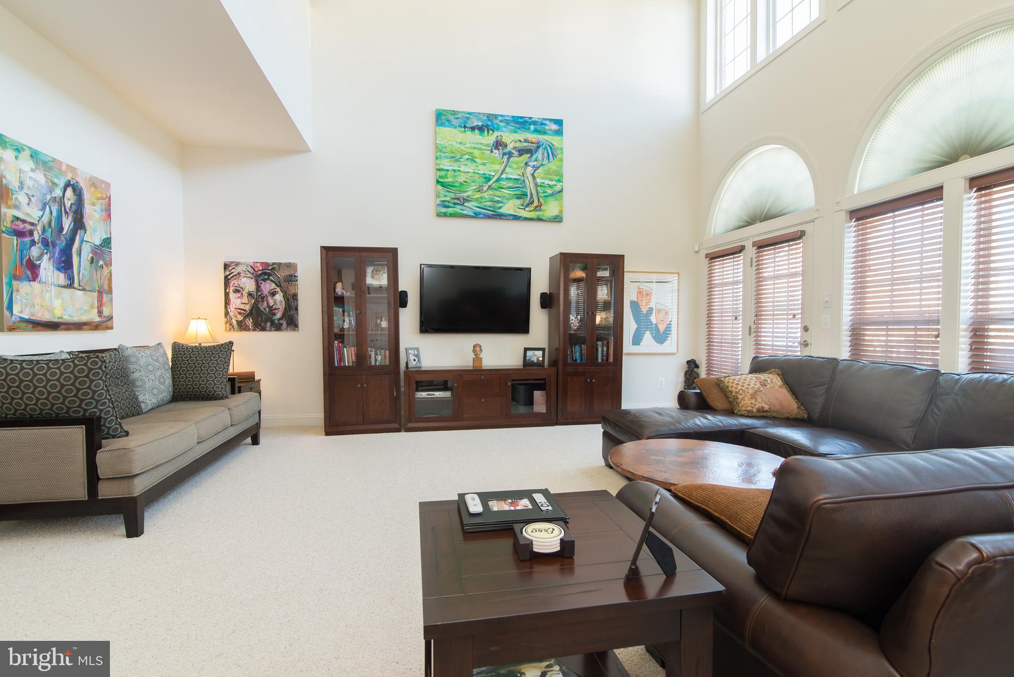 KENSINGTON SQUARE - Residential Lease