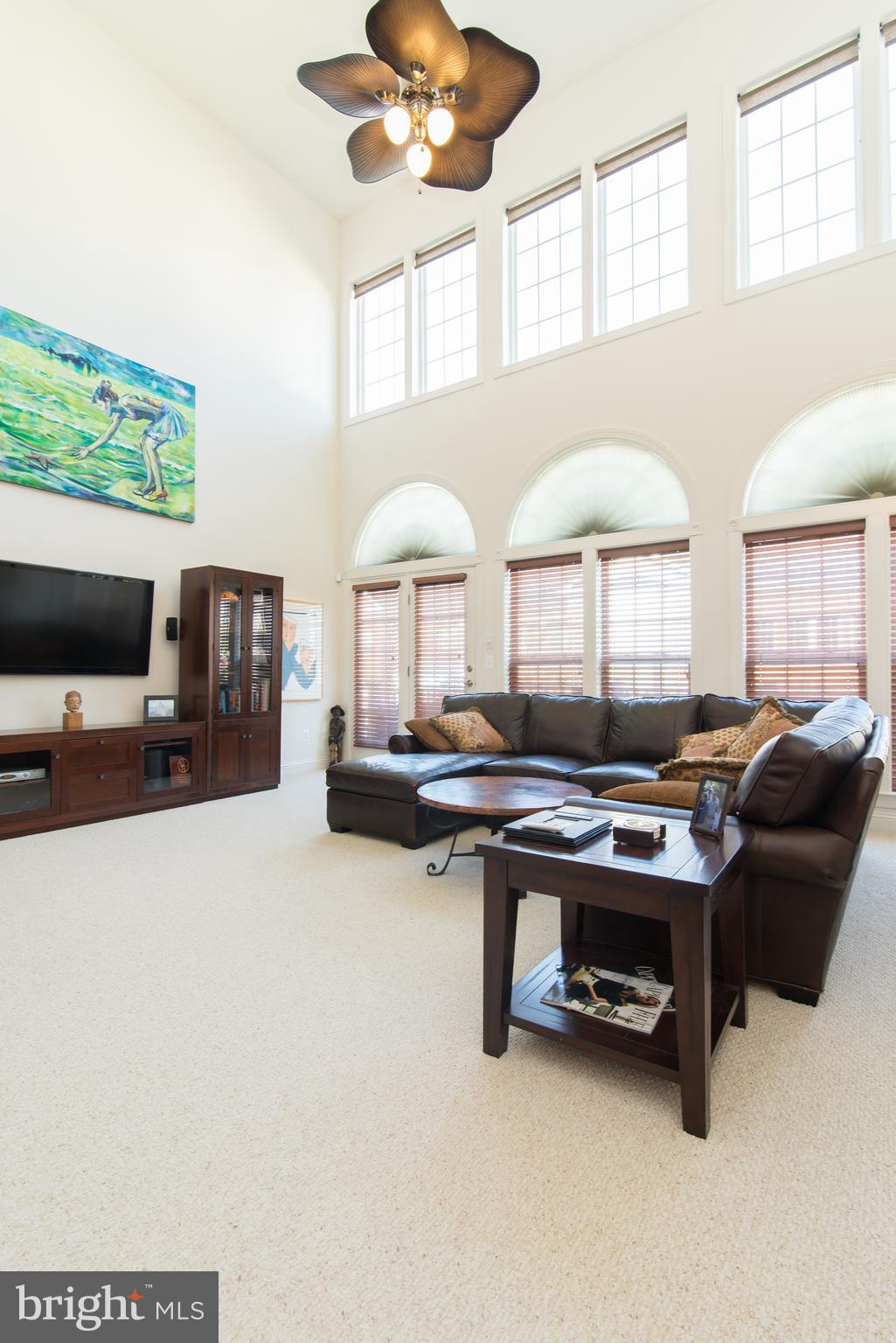 KENSINGTON SQUARE - Residential Lease