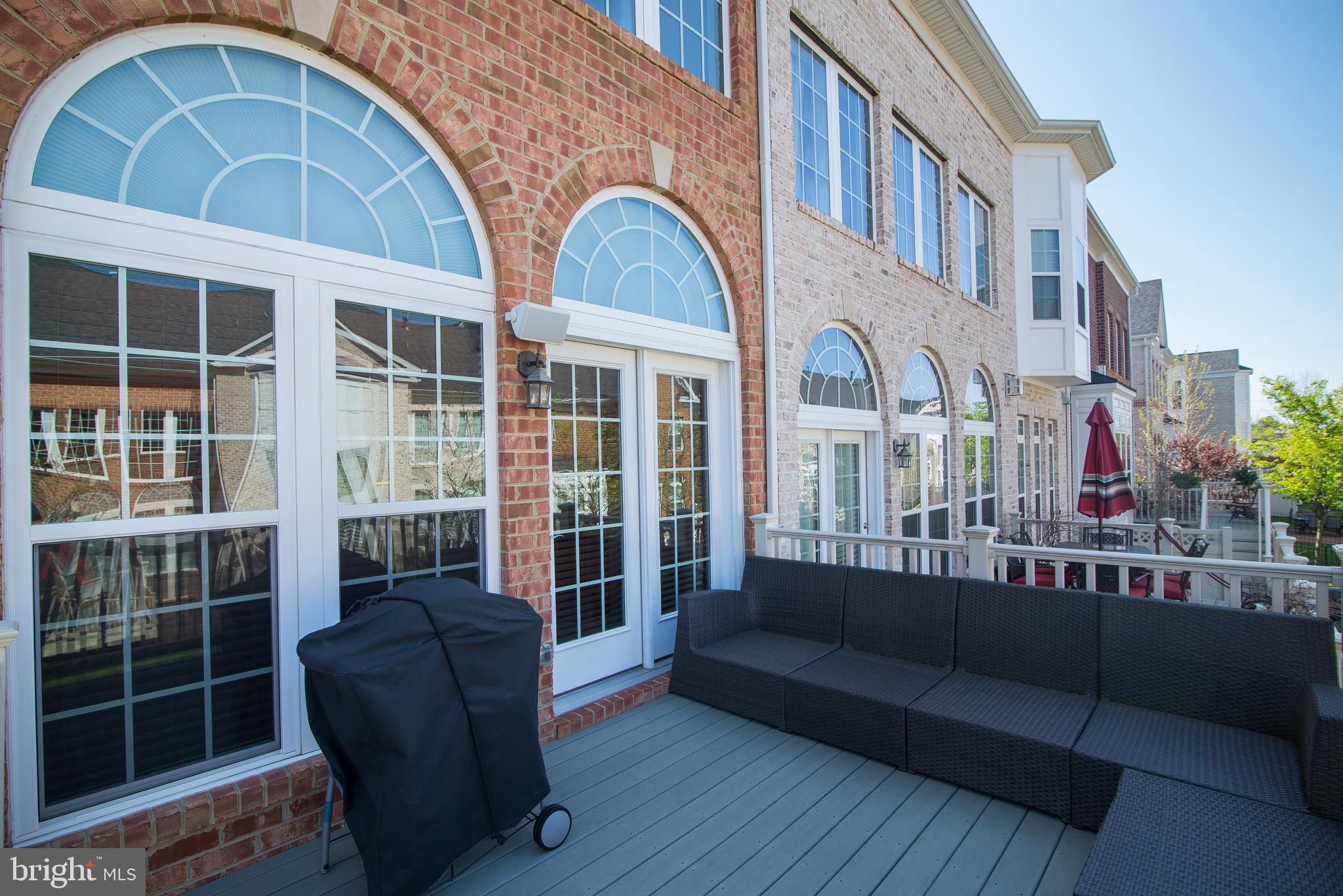 KENSINGTON SQUARE - Residential Lease