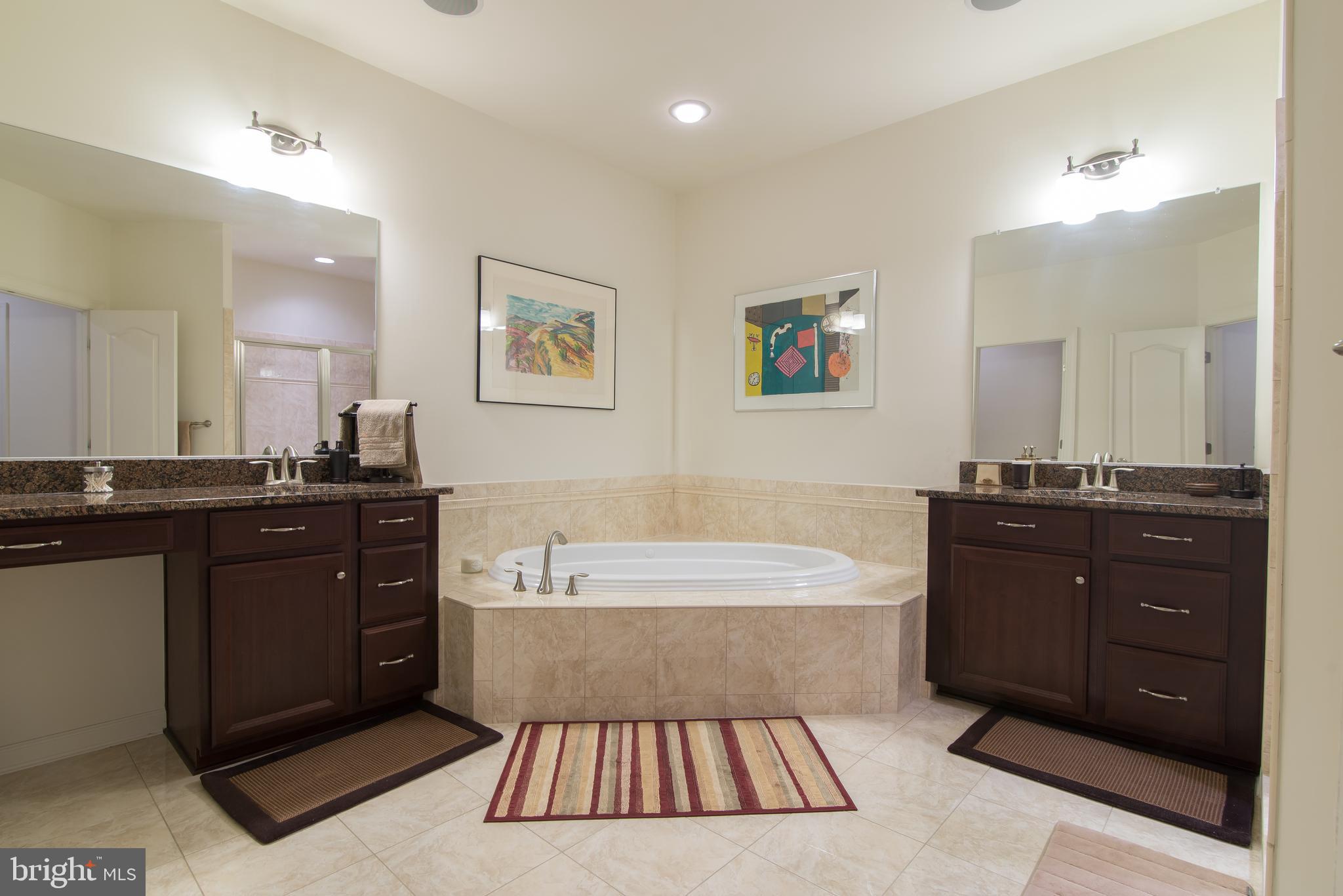 KENSINGTON SQUARE - Residential Lease