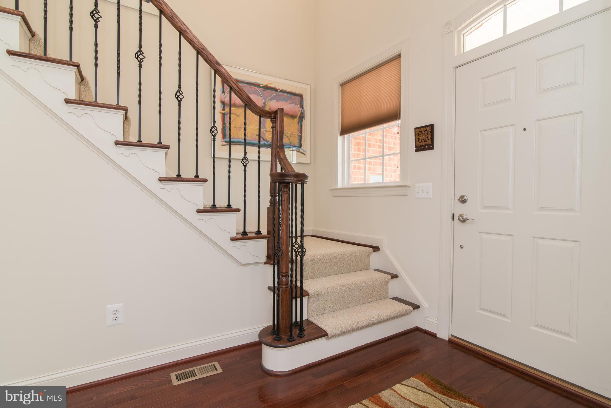 KENSINGTON SQUARE - Residential Lease