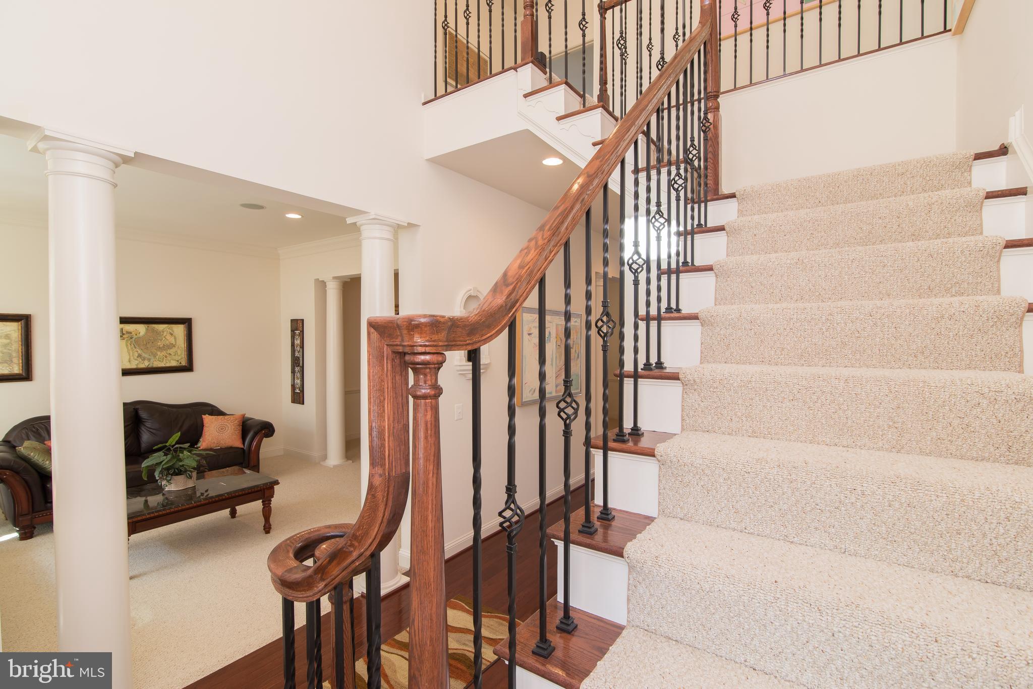 KENSINGTON SQUARE - Residential Lease