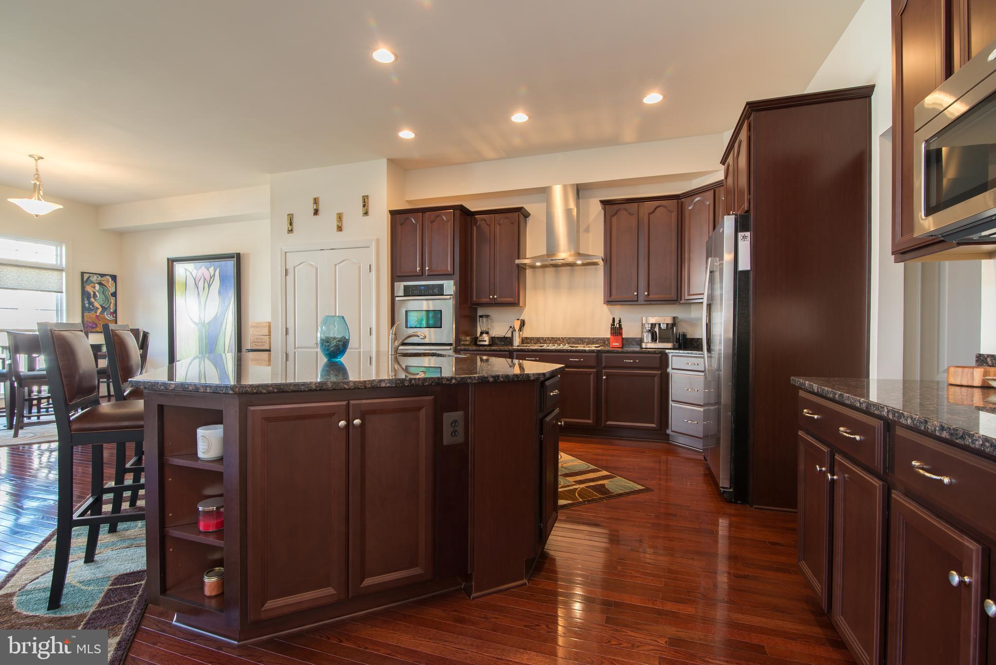 KENSINGTON SQUARE - Residential Lease