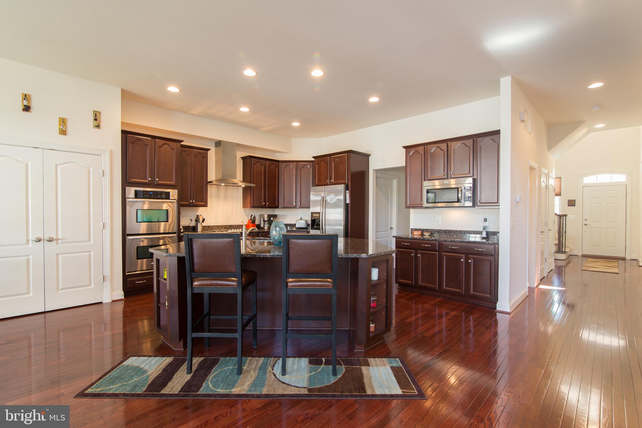 KENSINGTON SQUARE - Residential Lease