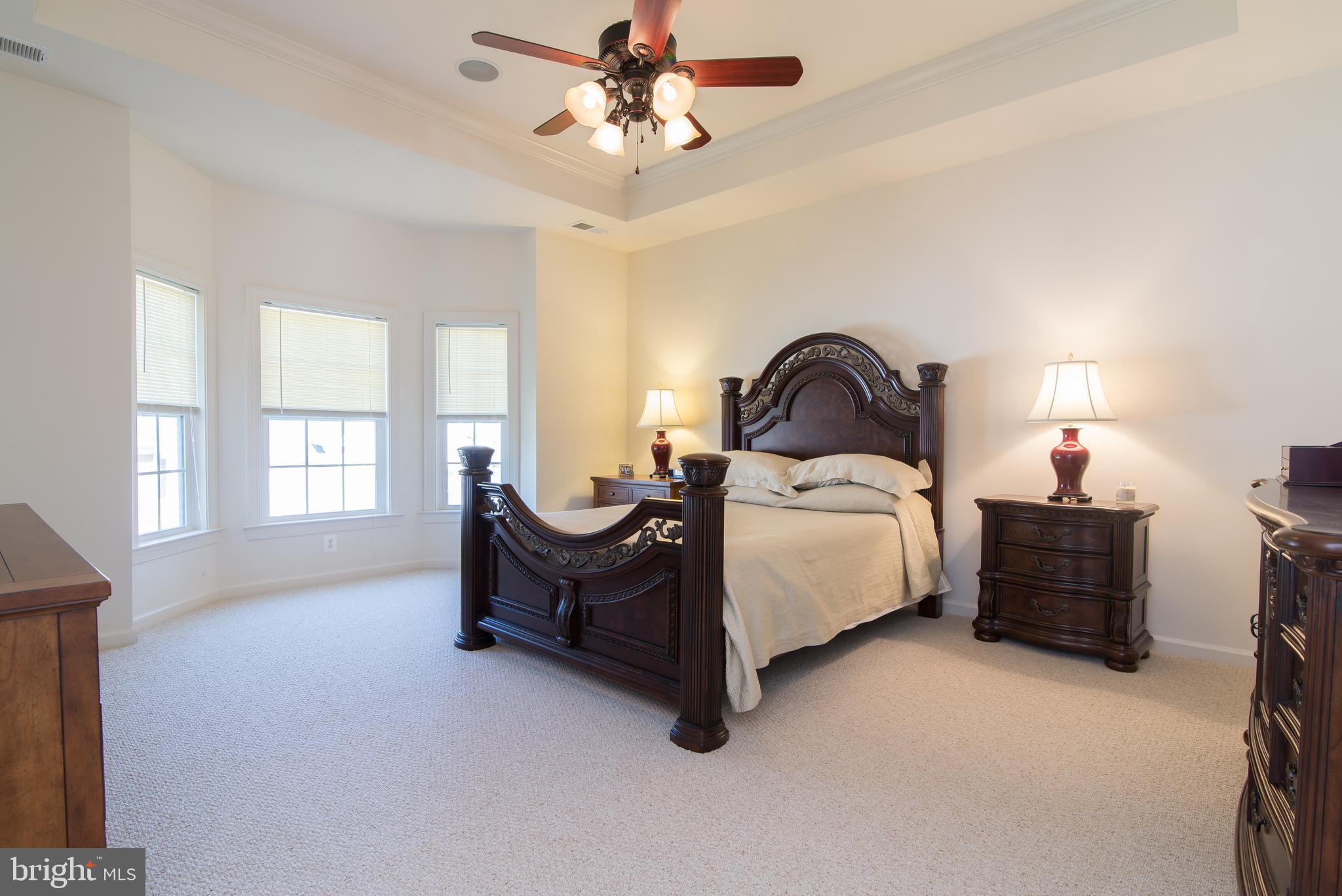 KENSINGTON SQUARE - Residential Lease