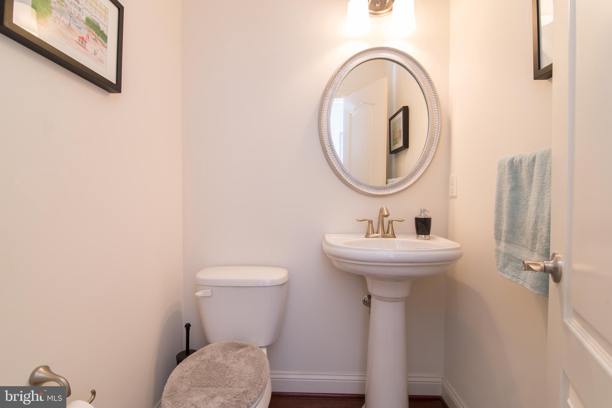 KENSINGTON SQUARE - Residential Lease