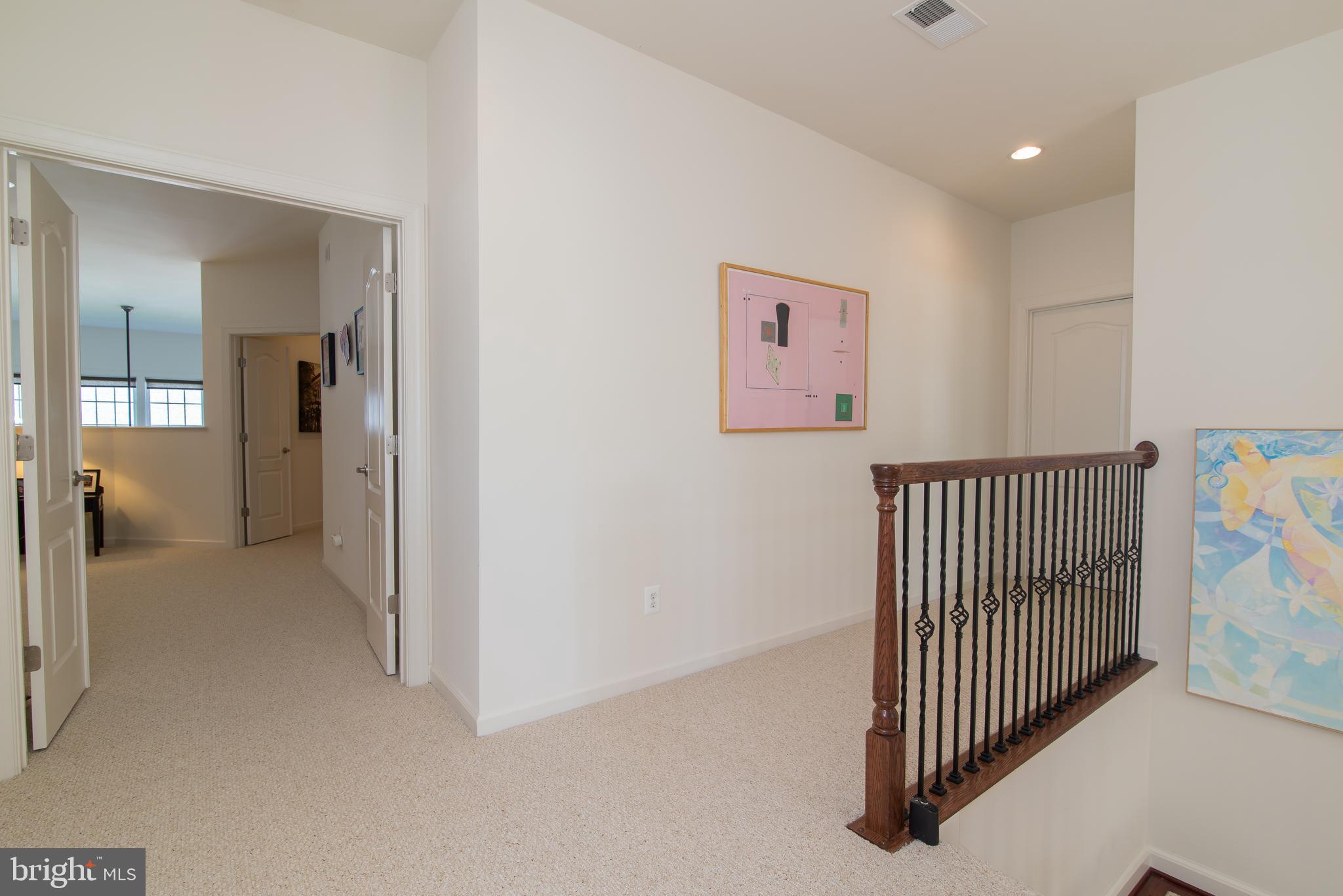 KENSINGTON SQUARE - Residential Lease