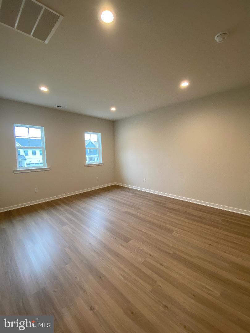 BRIGHTON VILLAGE - Residential