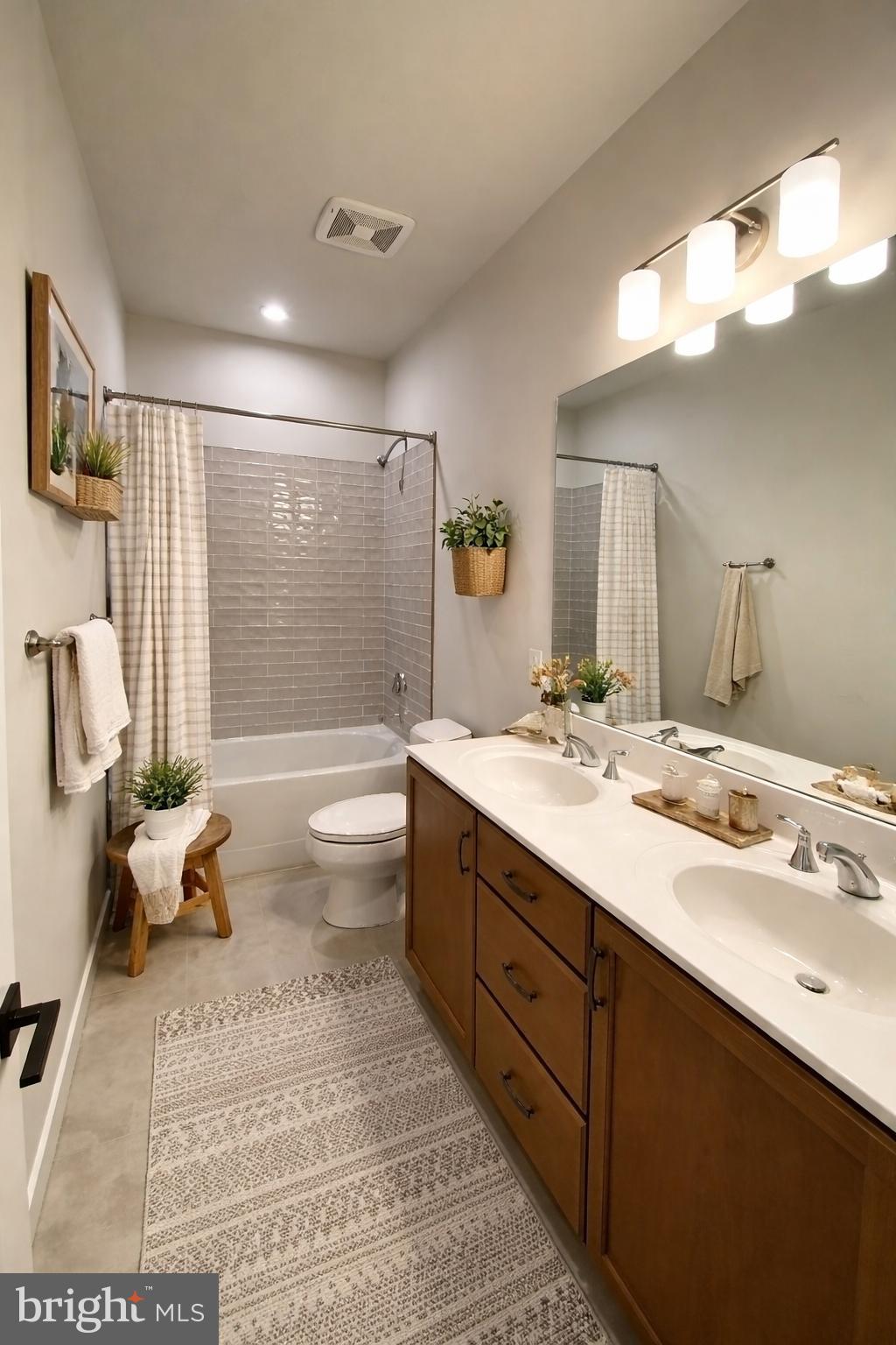 BRIGHTON VILLAGE - Residential