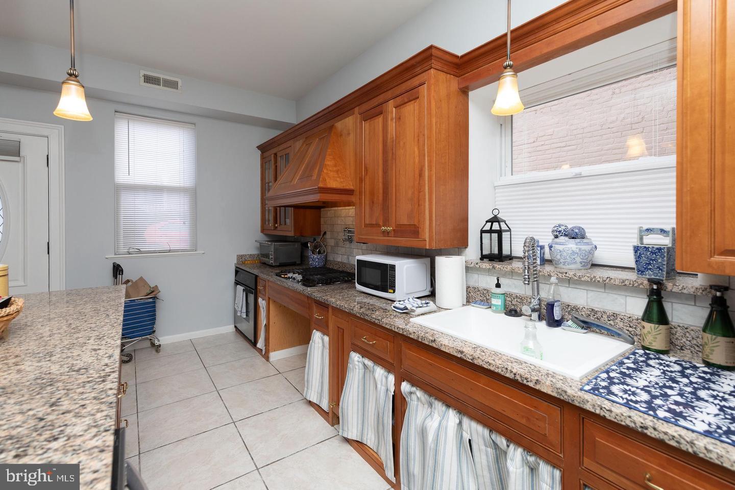 CHESTNUT HILL - Residential Lease