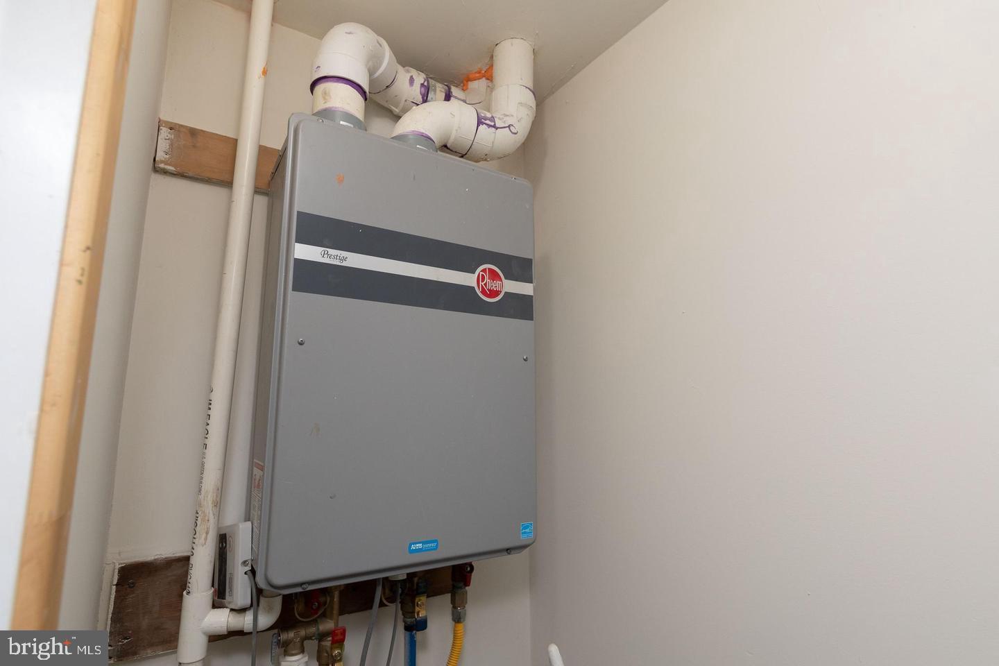 CHESTNUT HILL - Residential Lease