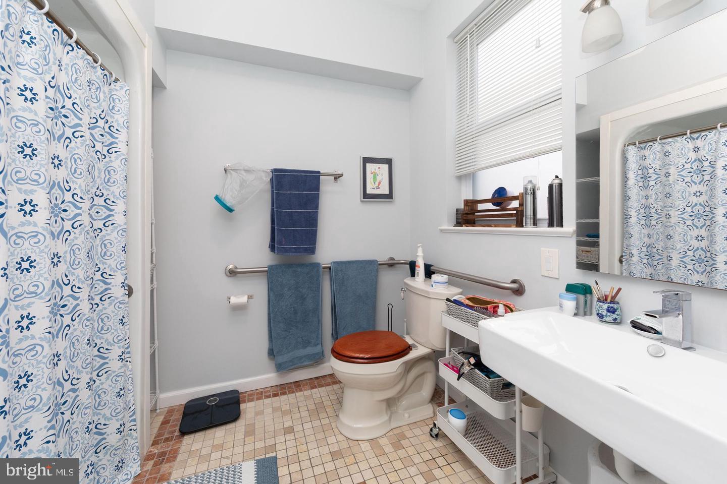 CHESTNUT HILL - Residential Lease