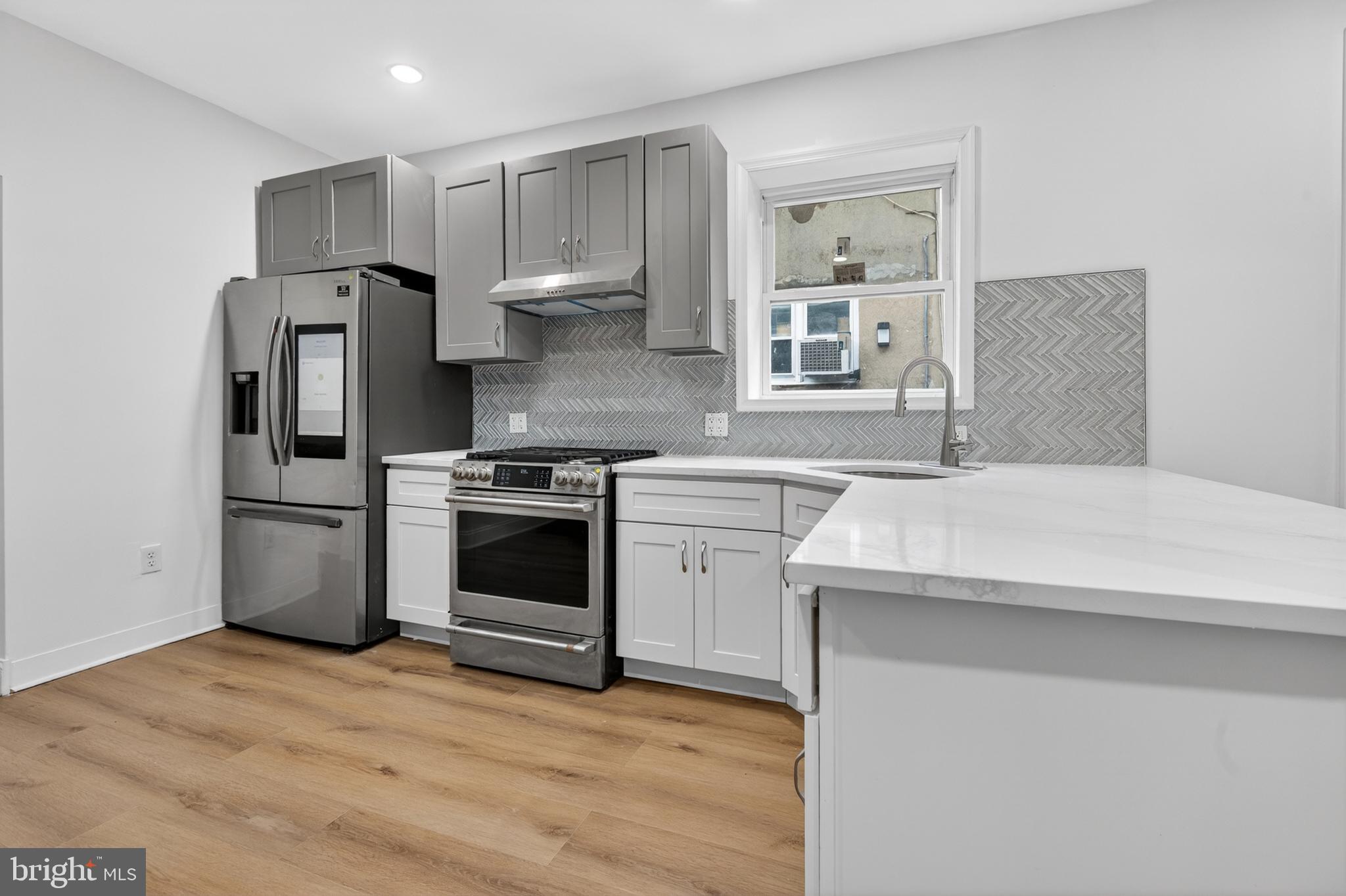 NORRISTOWN - Residential