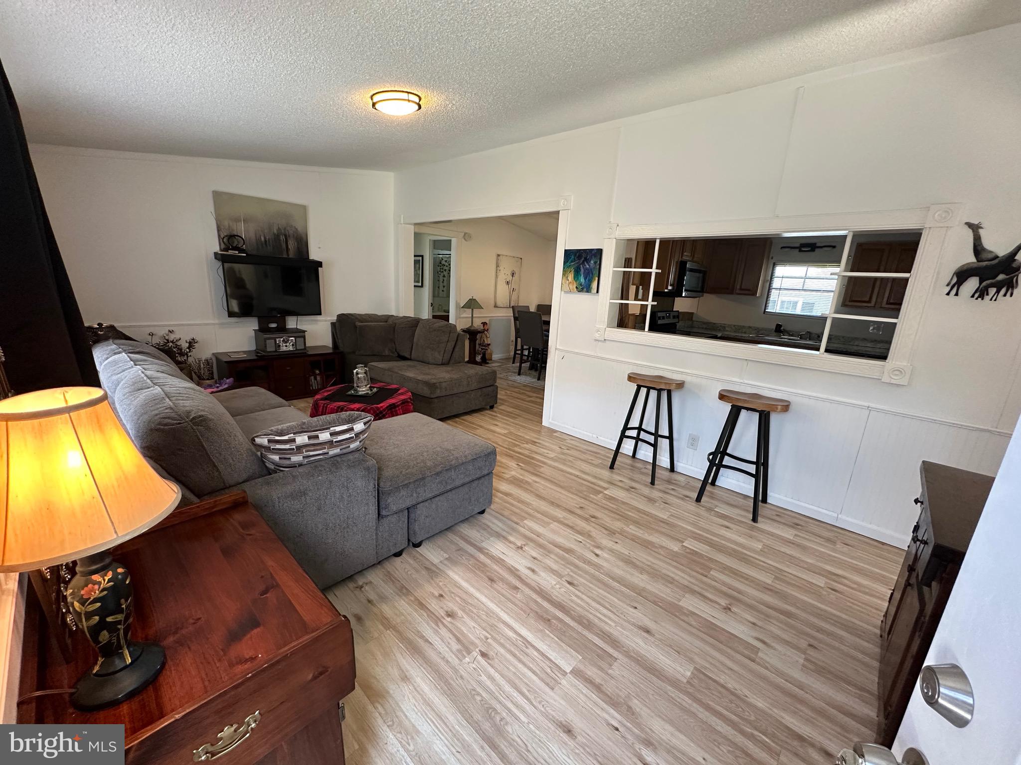 BUSH RIVER MANOR - Residential