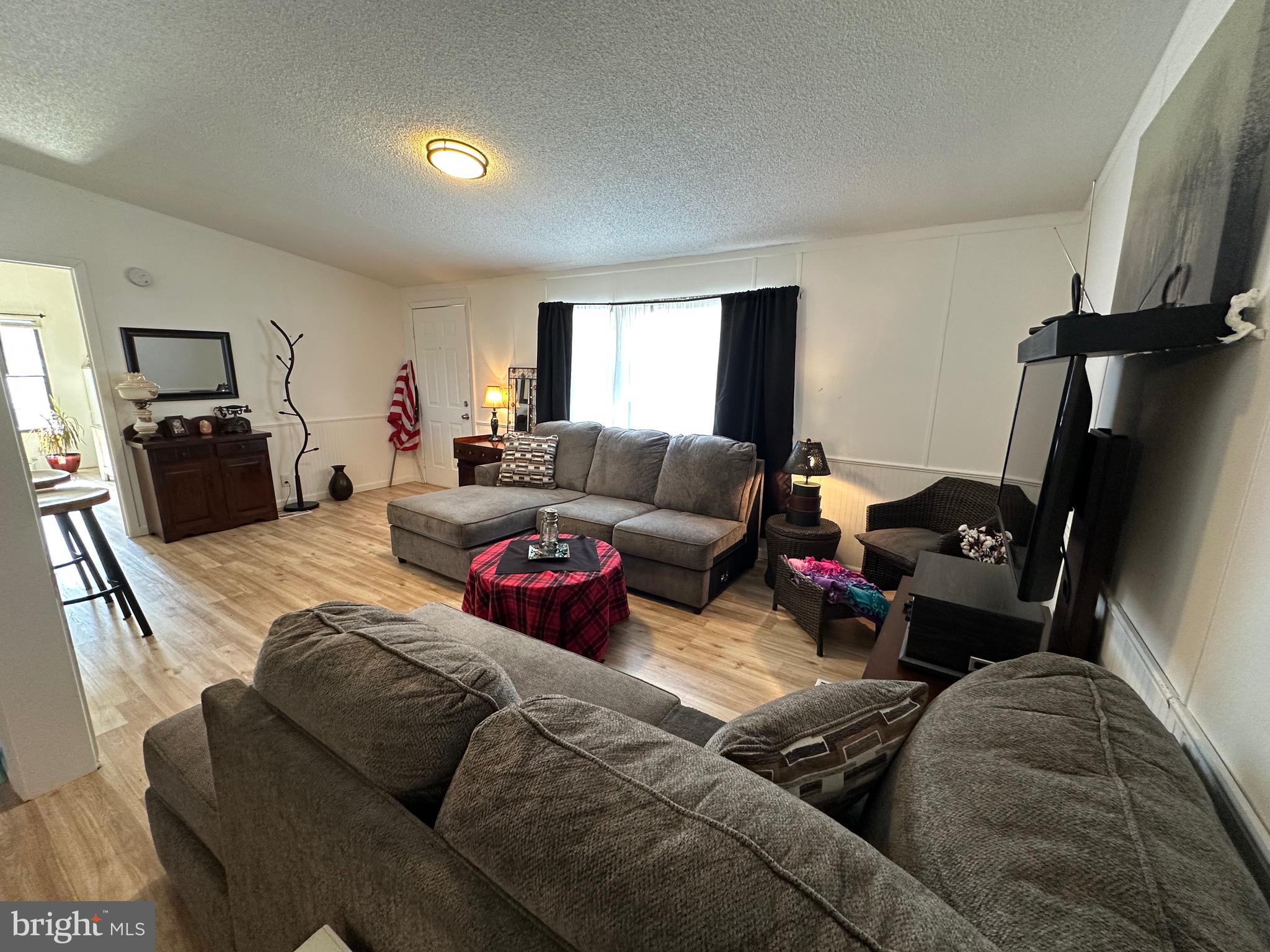 BUSH RIVER MANOR - Residential