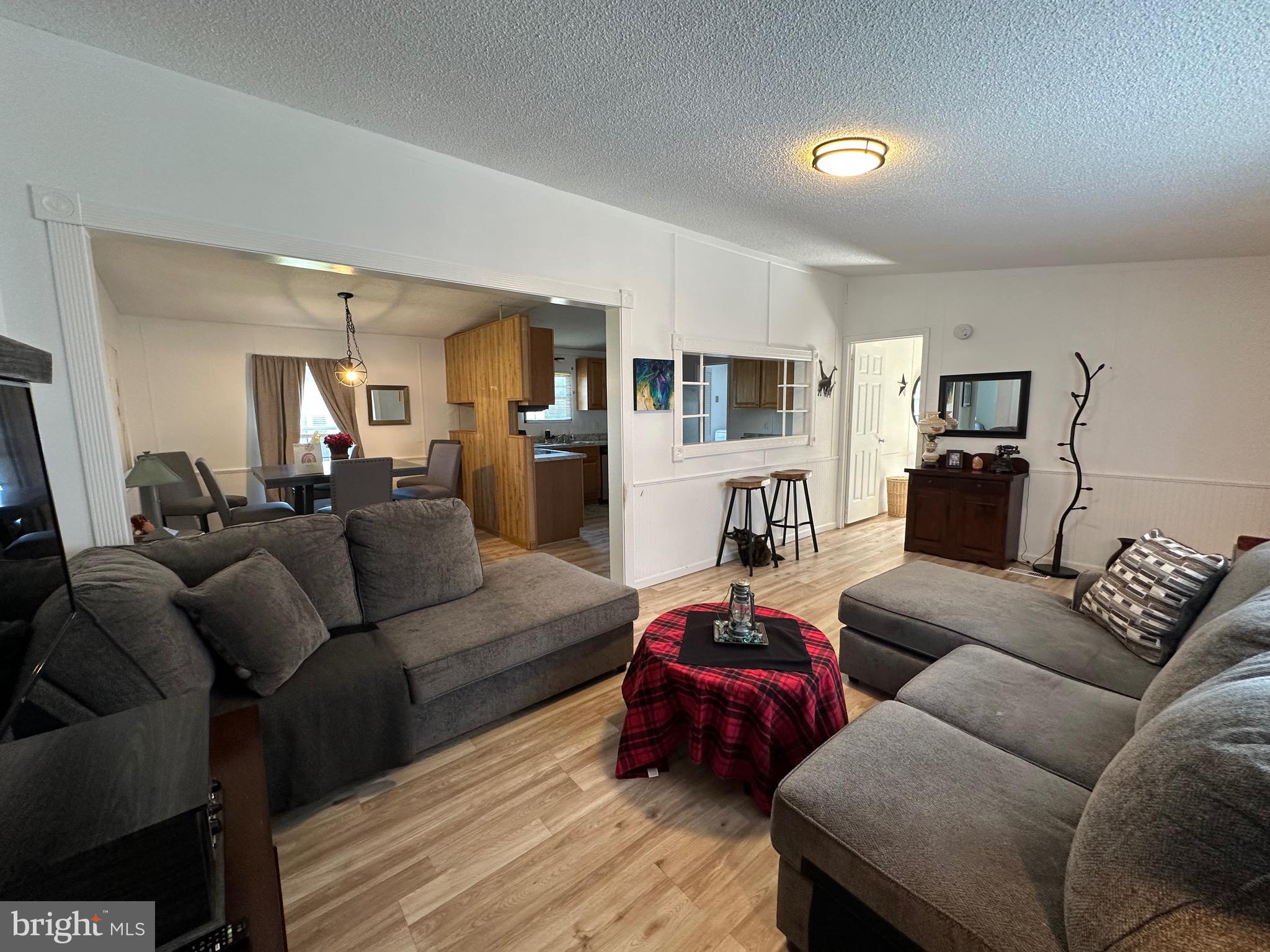 BUSH RIVER MANOR - Residential