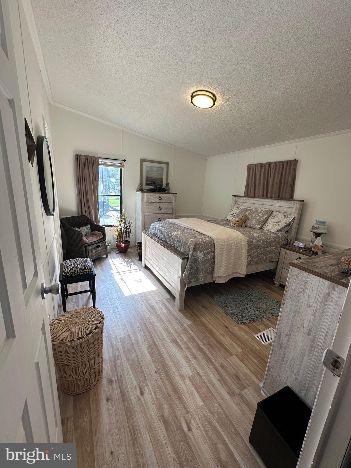 BUSH RIVER MANOR - Residential