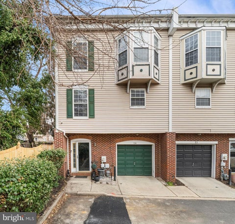 Townhouse For Sale - 24 W Mccaulley Court<br/> WILMINGTON, DE 19801
