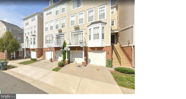 13618 VENTURI LN, HERNDON, VA 20171 - Image 12604cd1cfe8d2d2d3031b90008a28ec/1411092327
