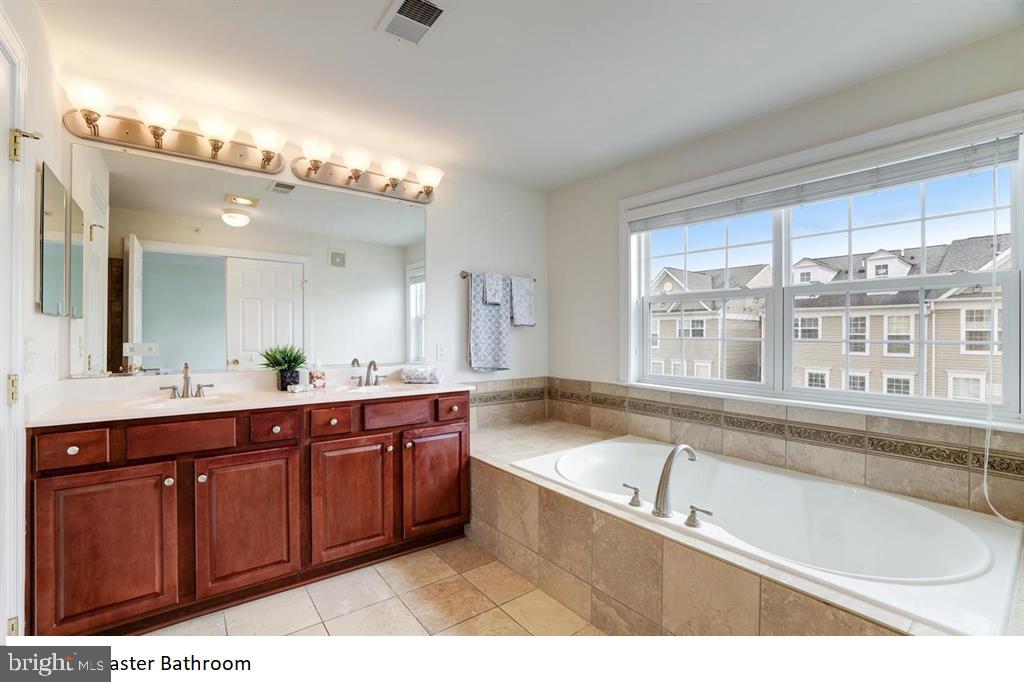 13618 VENTURI LANE