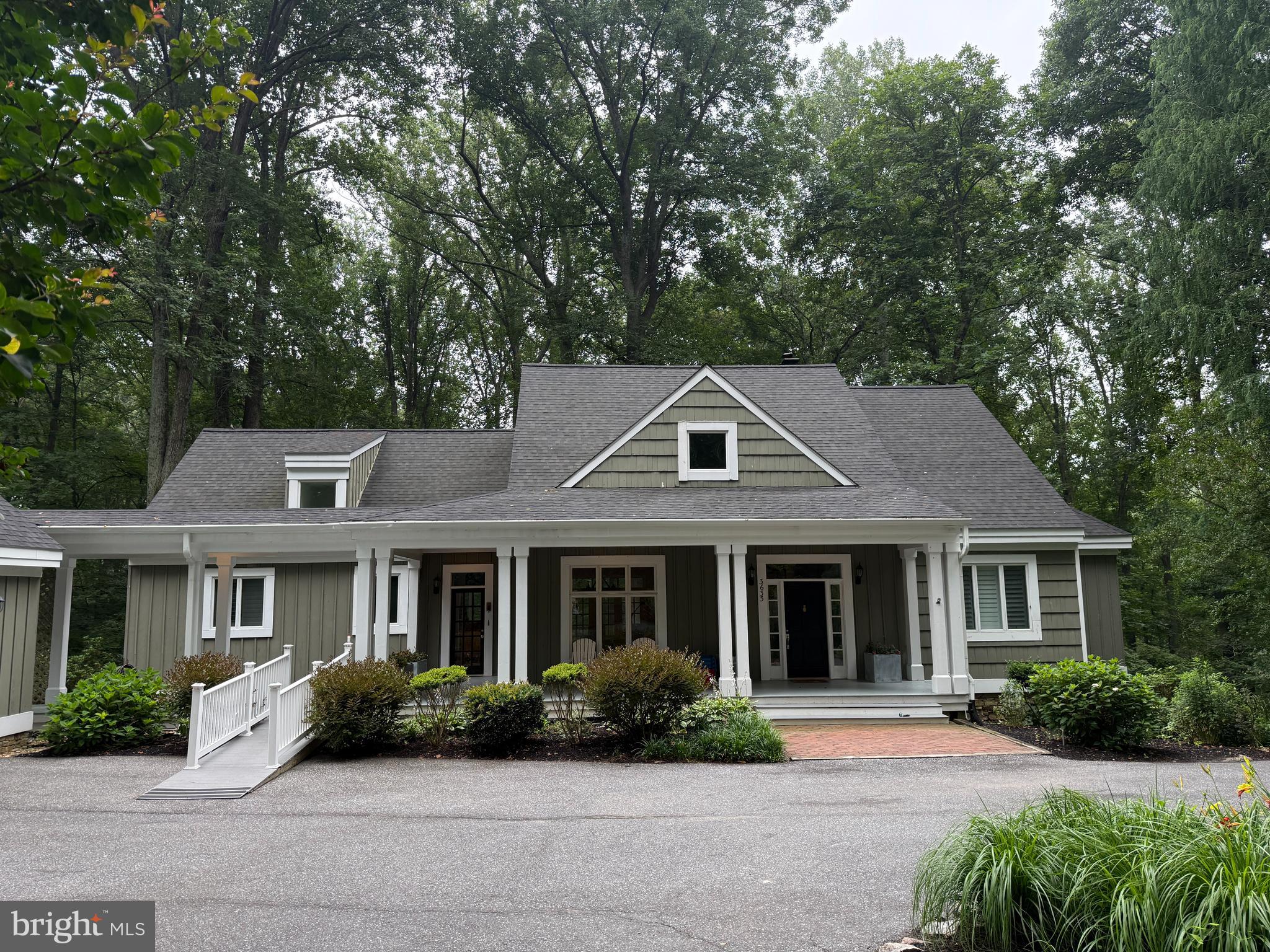 3633 CAMERON COURT