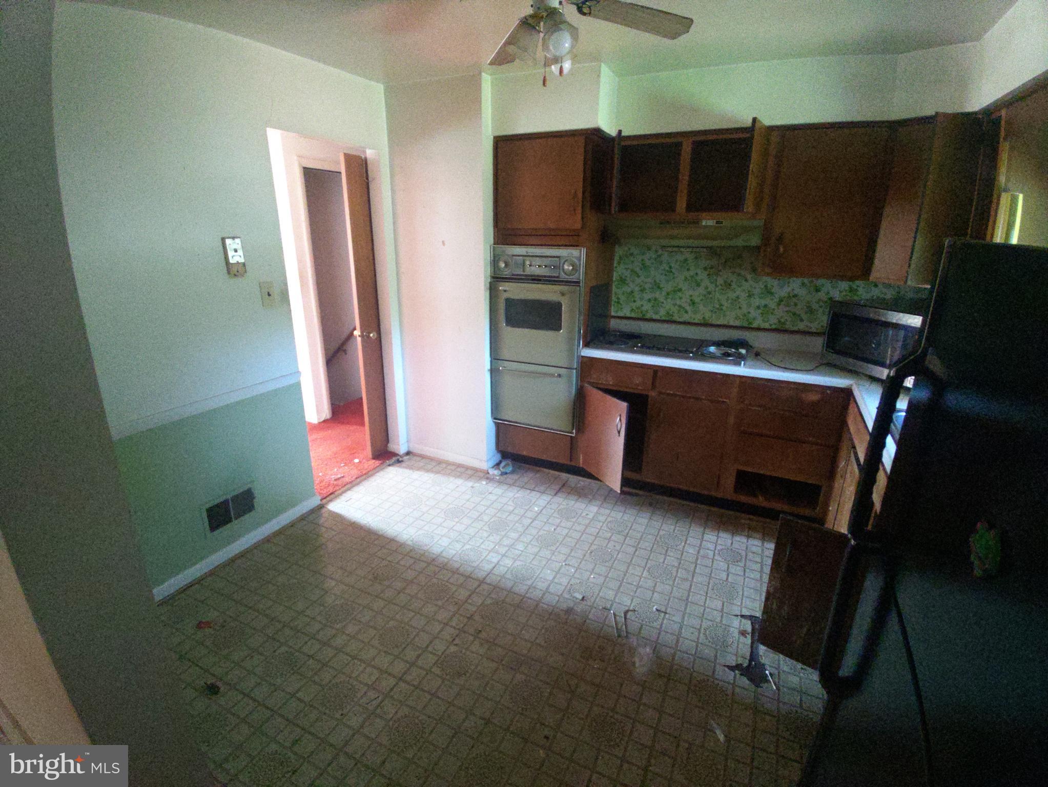 12711 JEAN WAY