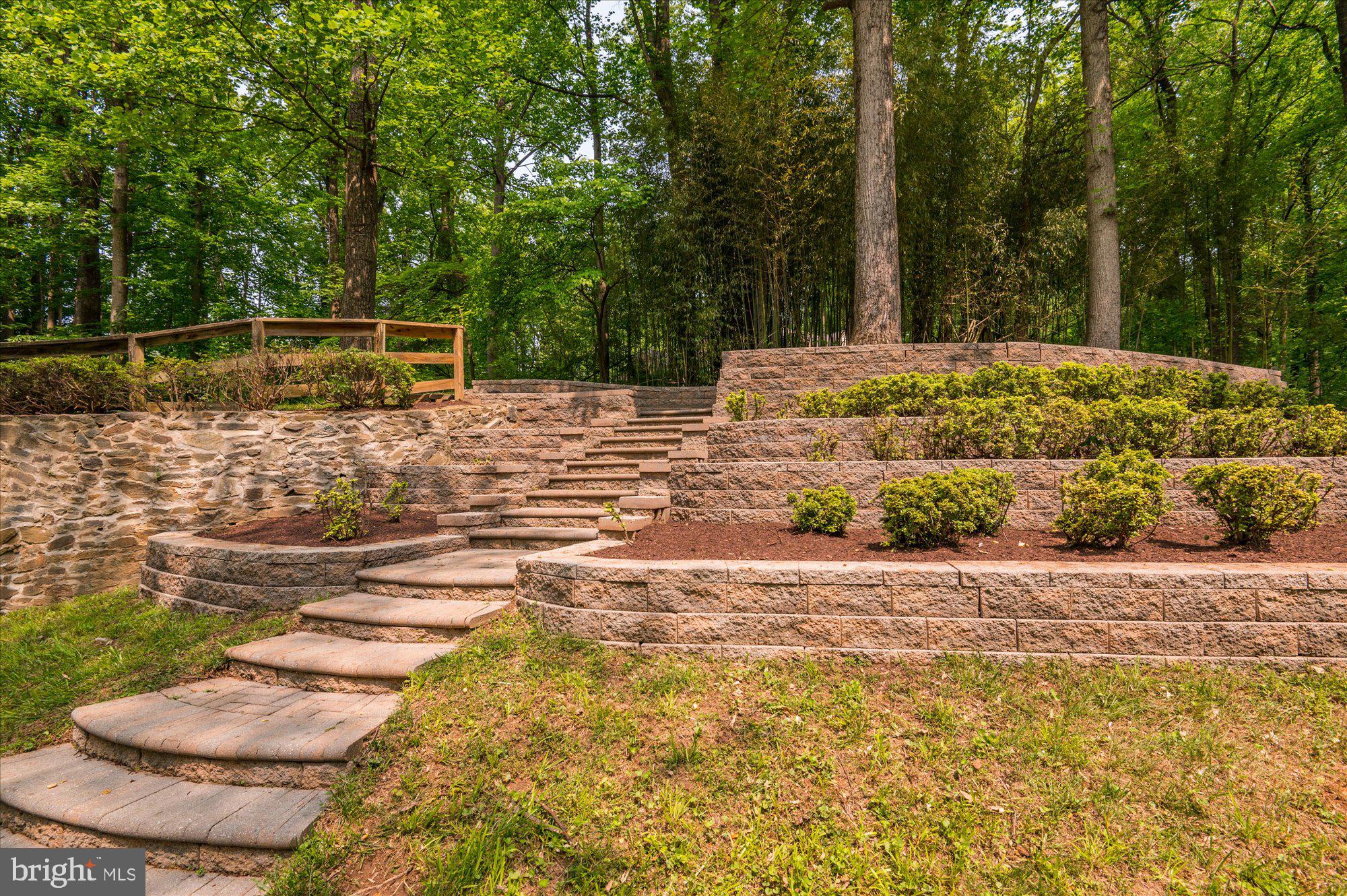 MAZZA WOODS - Residential