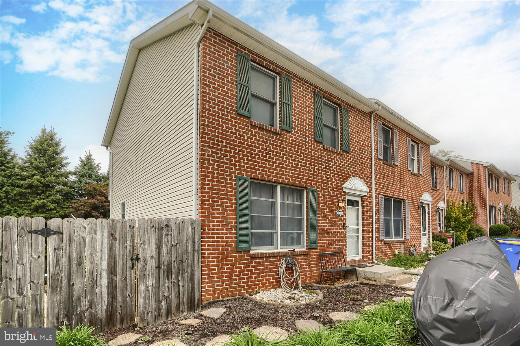 918 MONROE STREET