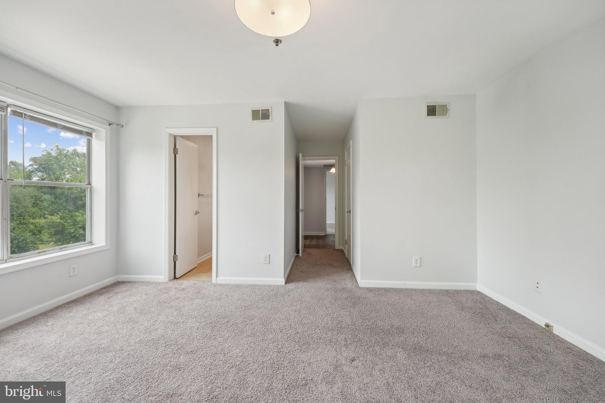 FOUR WINDS AT OAKTON - Residential Lease