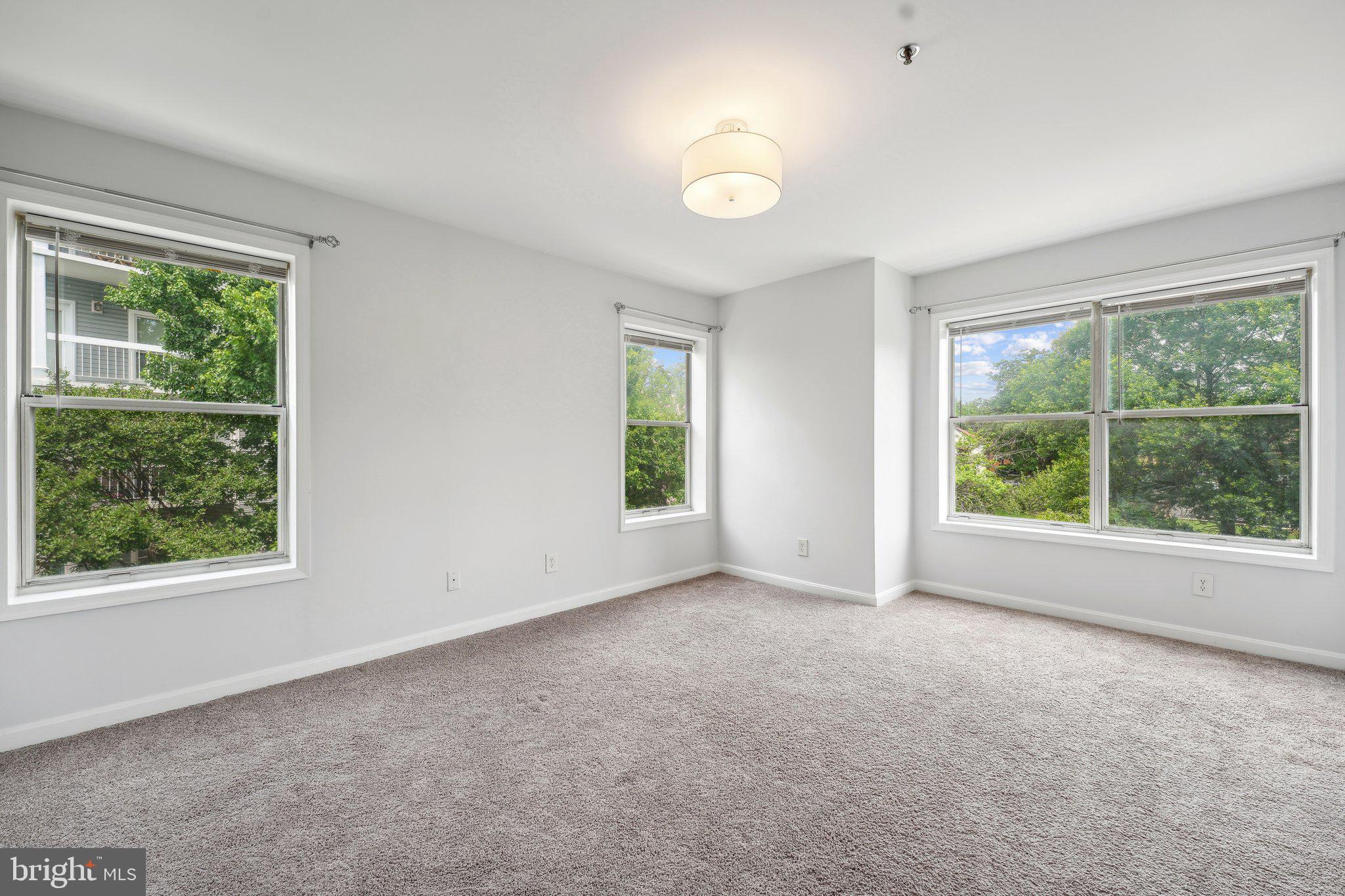 FOUR WINDS AT OAKTON - Residential Lease