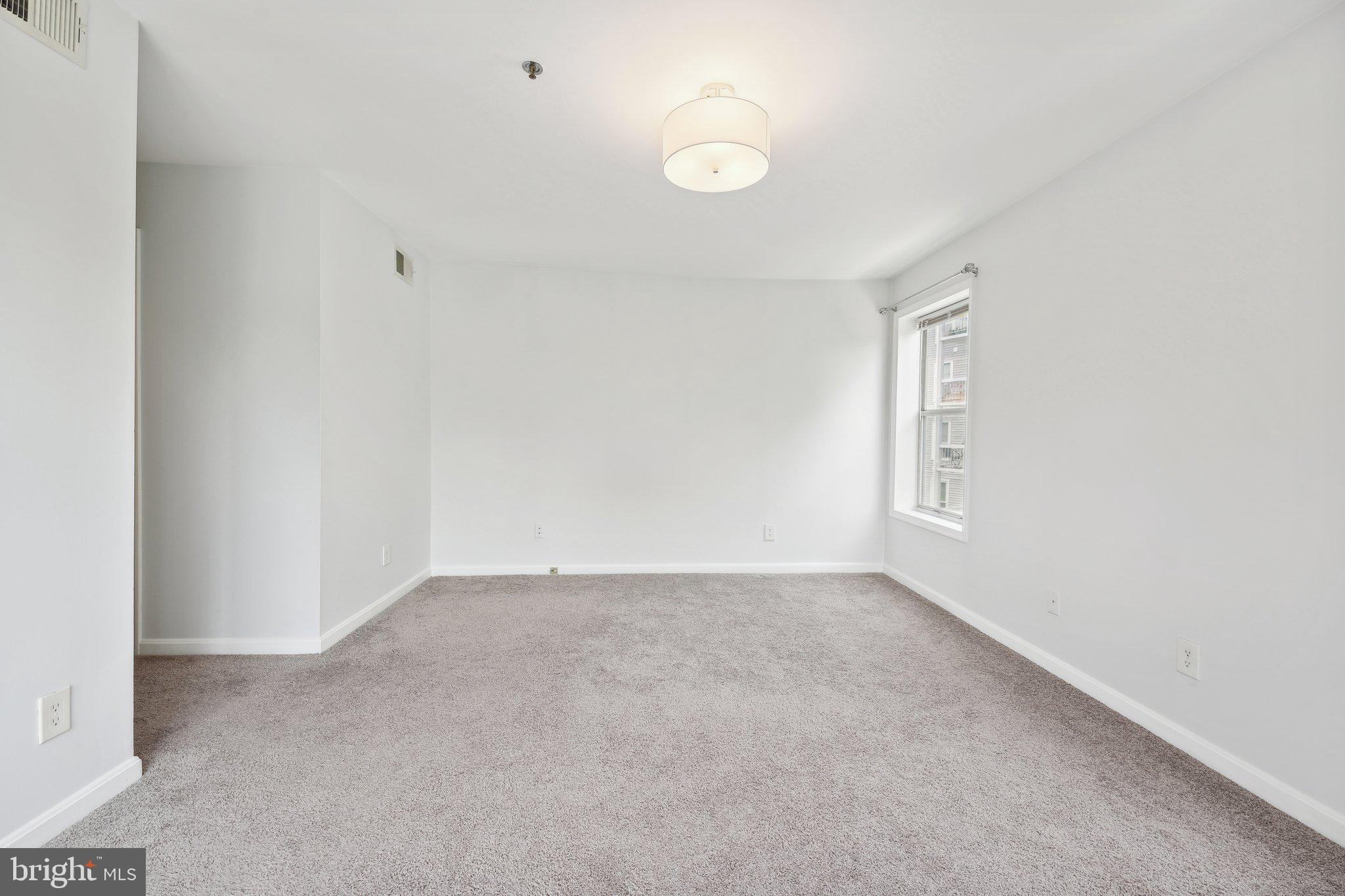 FOUR WINDS AT OAKTON - Residential Lease