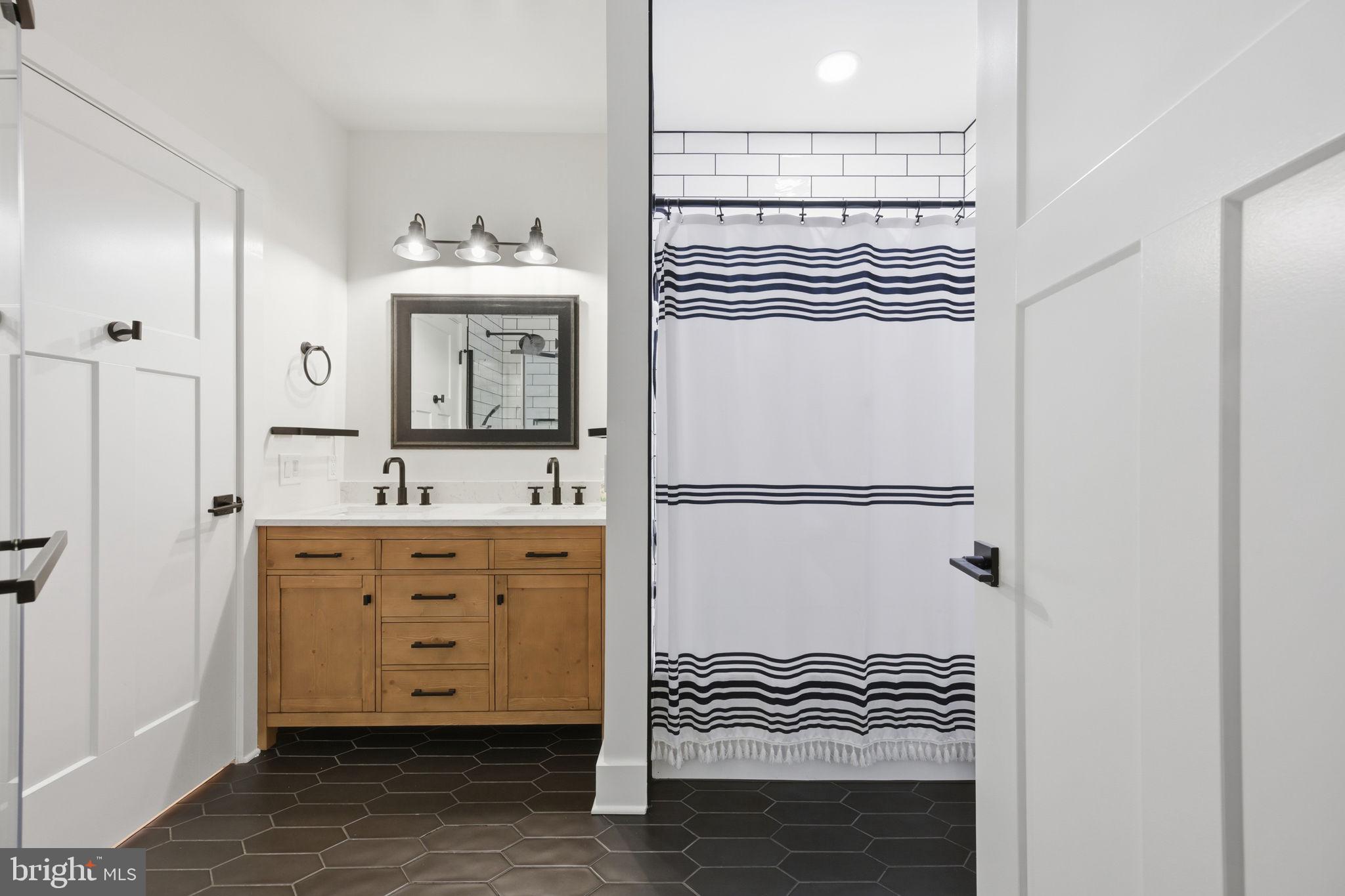 STONEHAVEN MEWS - Residential