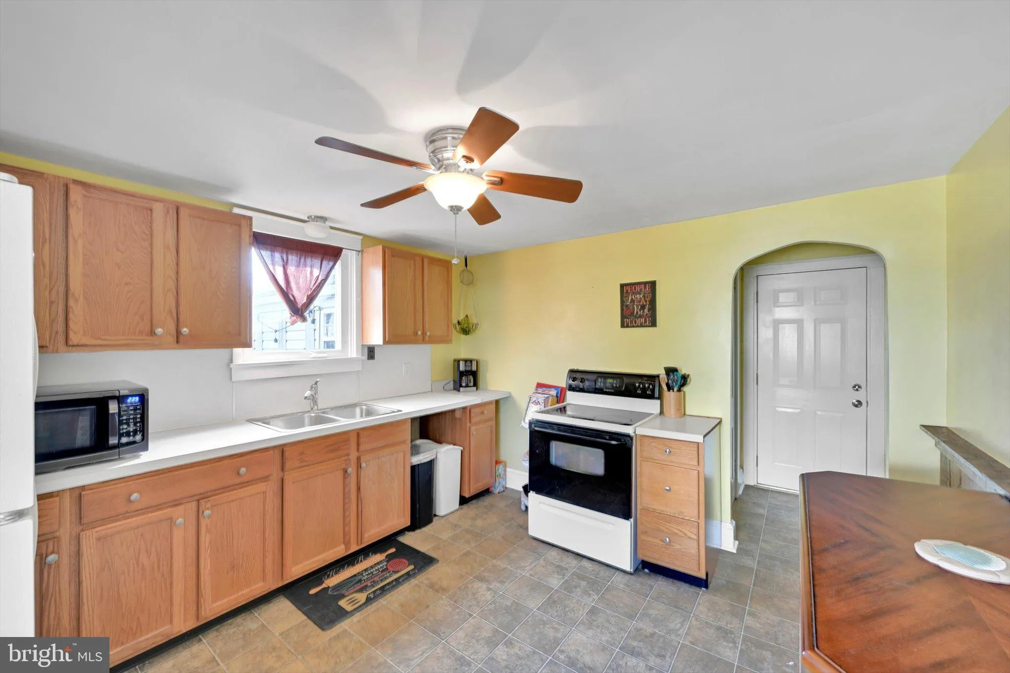 Lititz, Pennsylvania 17543, United States, 3 Bedrooms Bedrooms, ,2 BathroomsBathrooms,Residential,Pending,12205