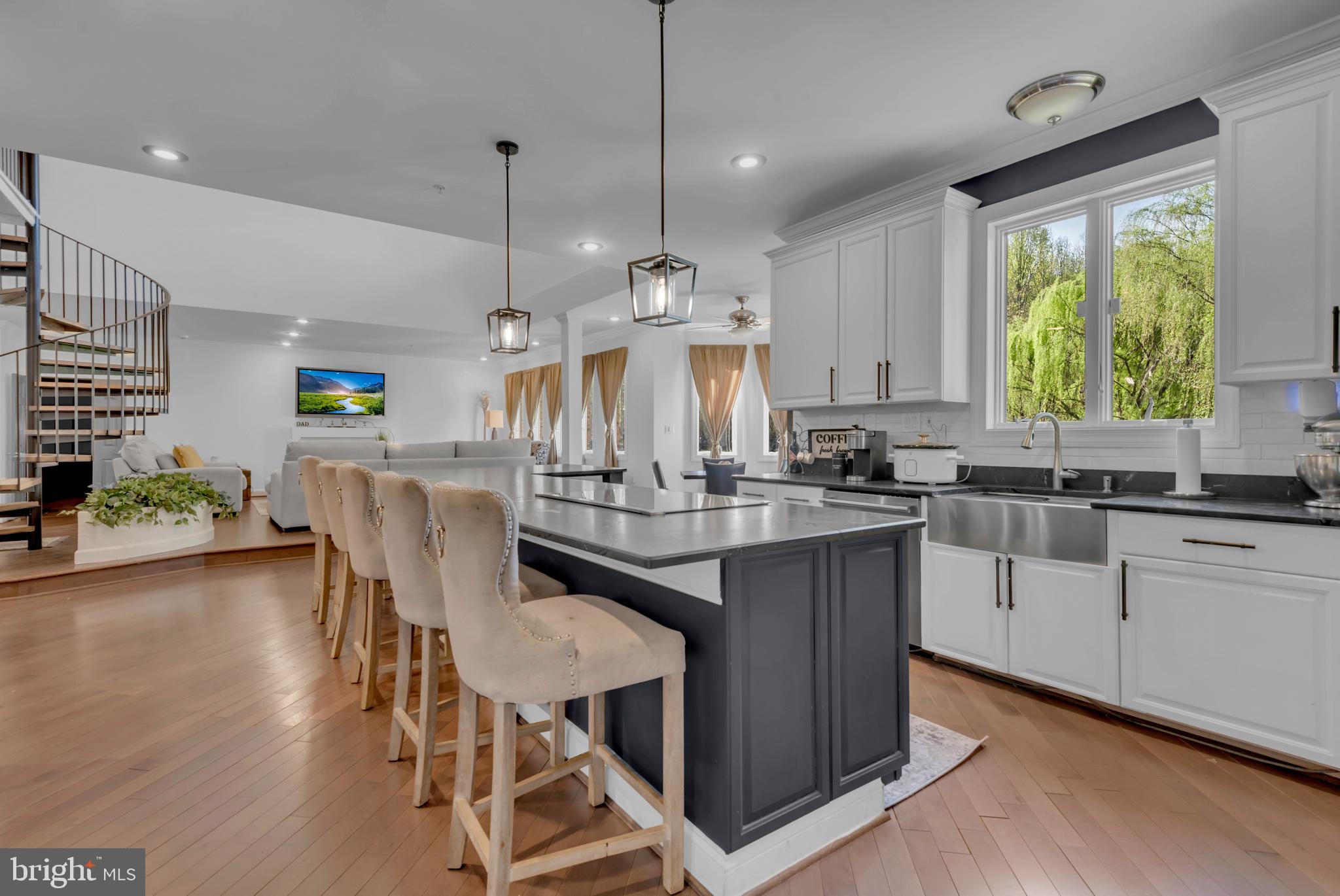 FEDERAL HILL FARM - Residential