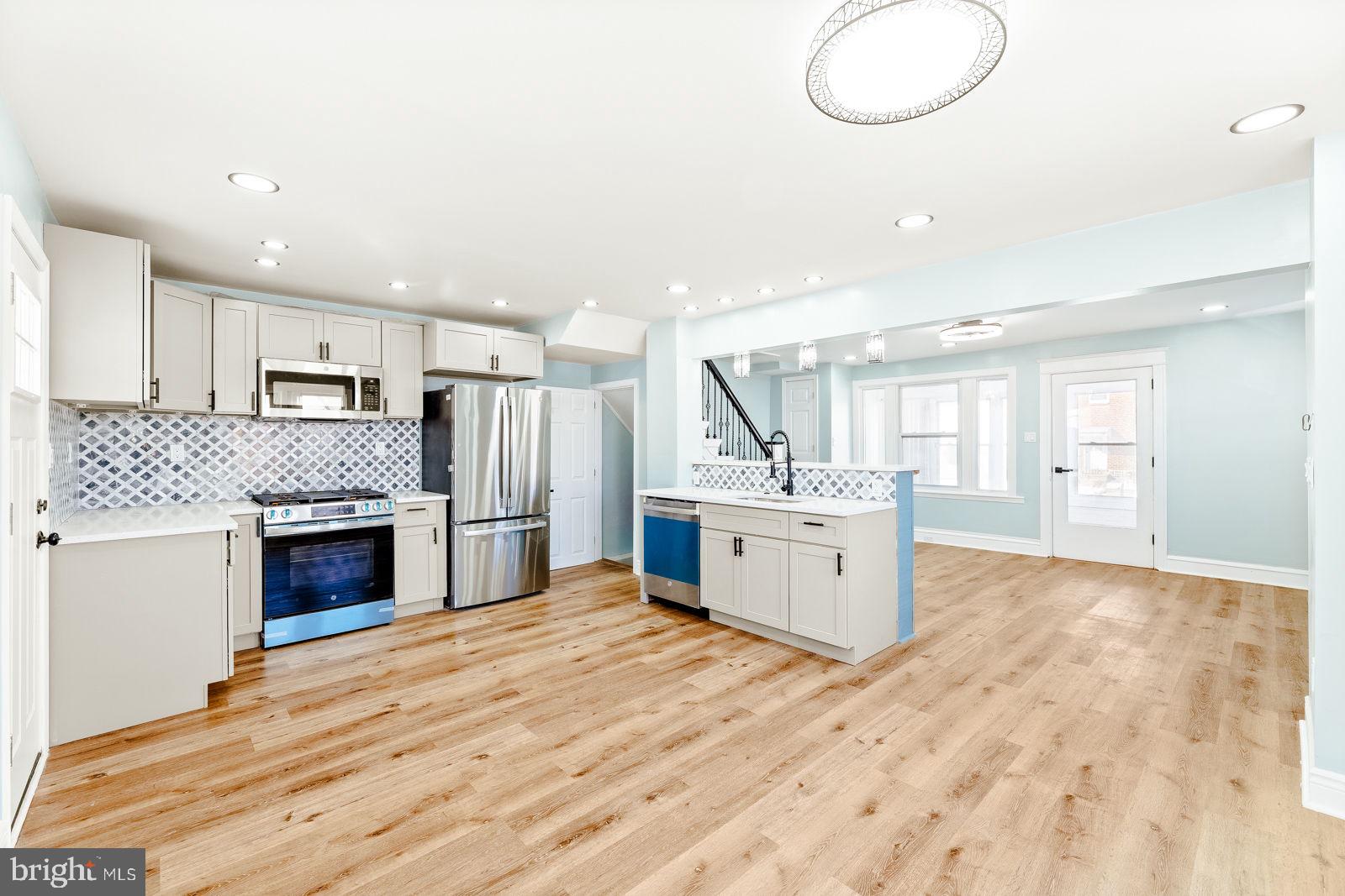 LAWNCREST - Residential