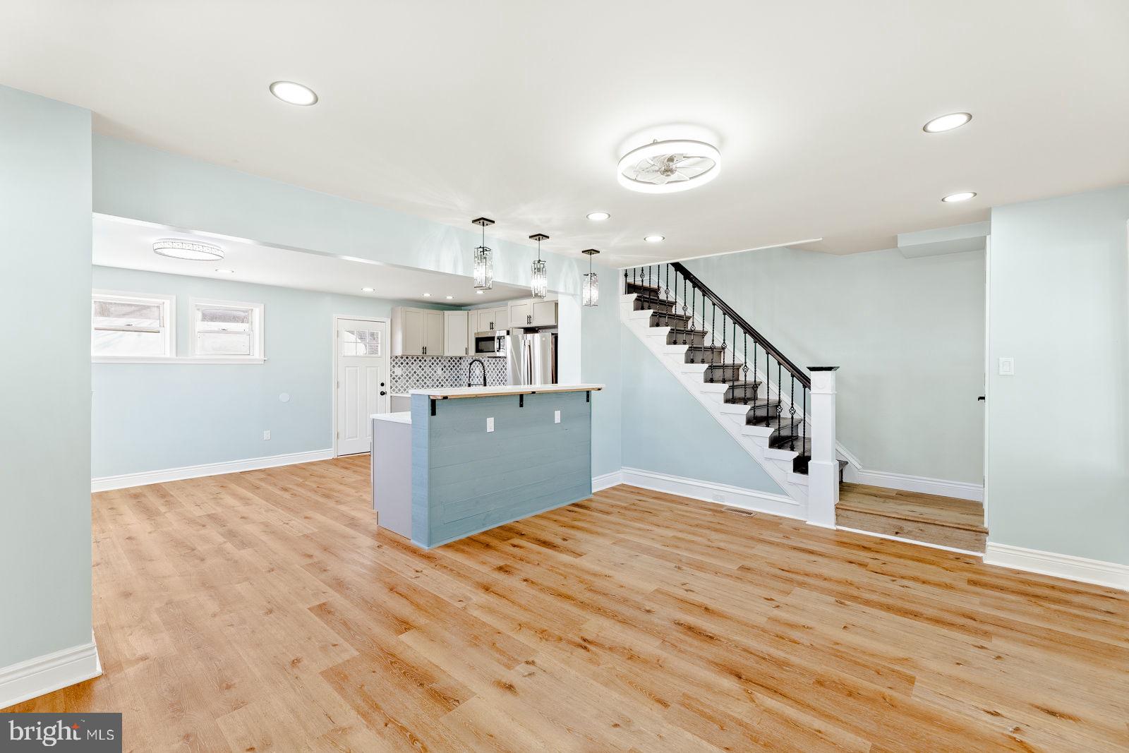 LAWNCREST - Residential