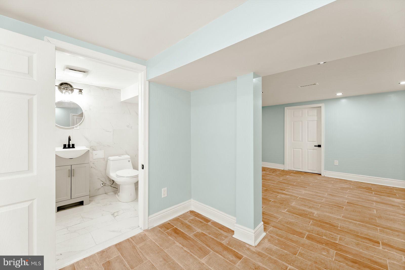 LAWNCREST - Residential