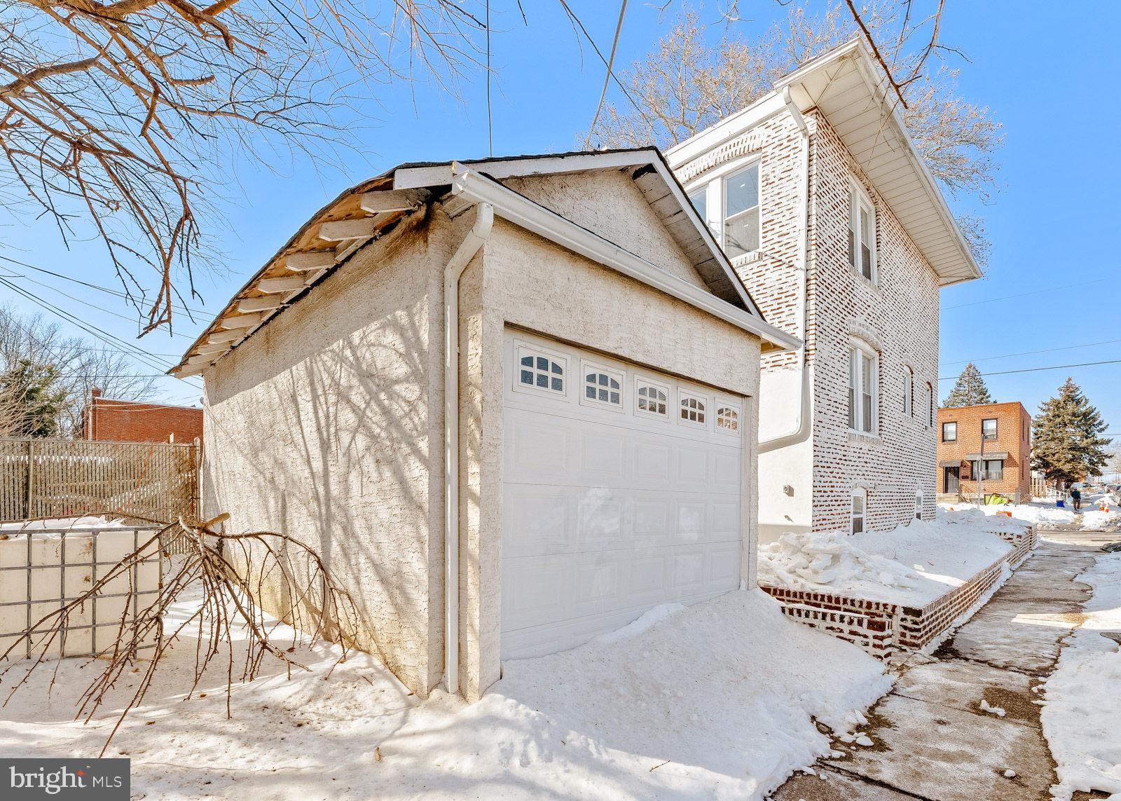 LAWNCREST - Residential