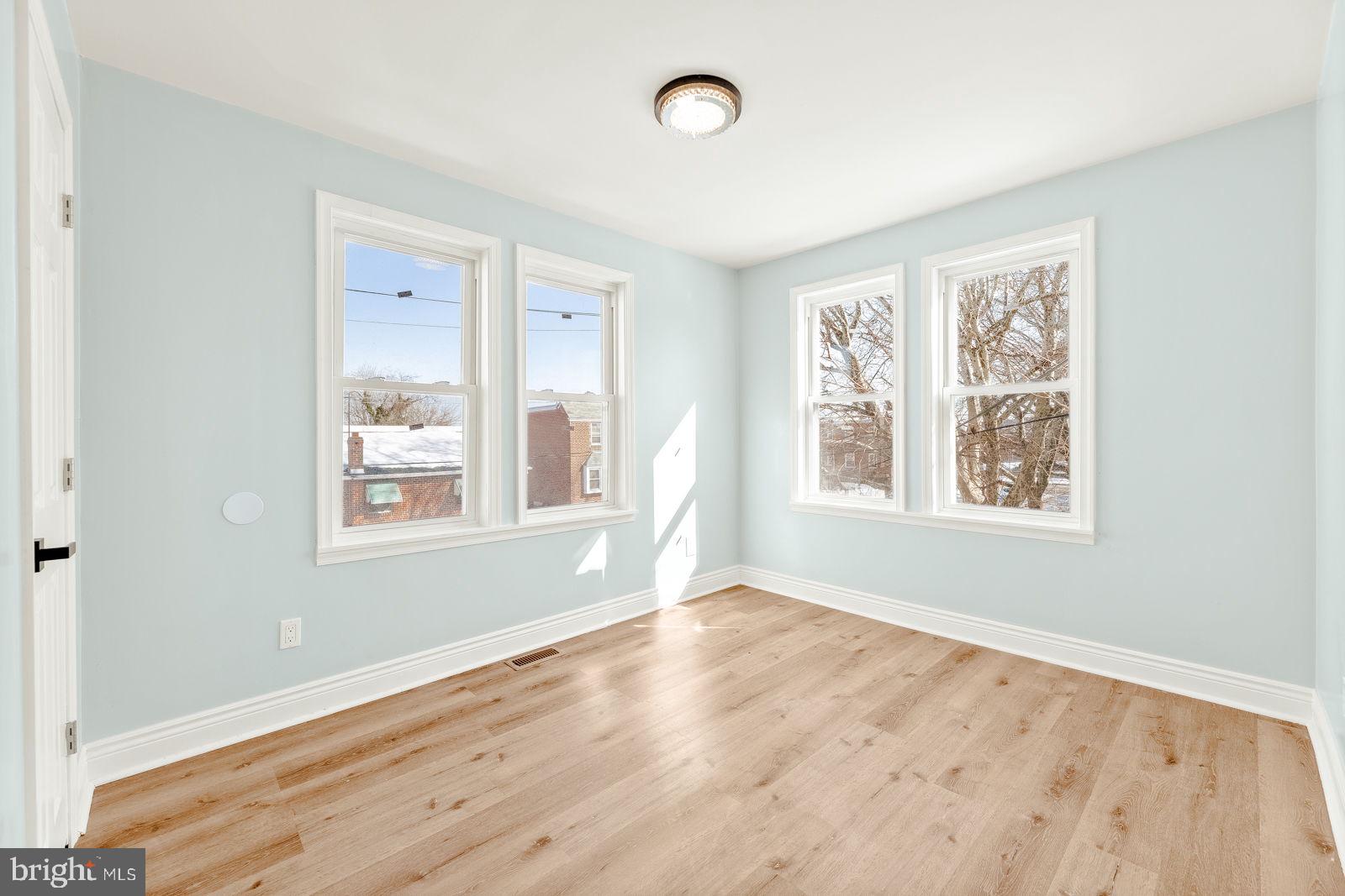 LAWNCREST - Residential