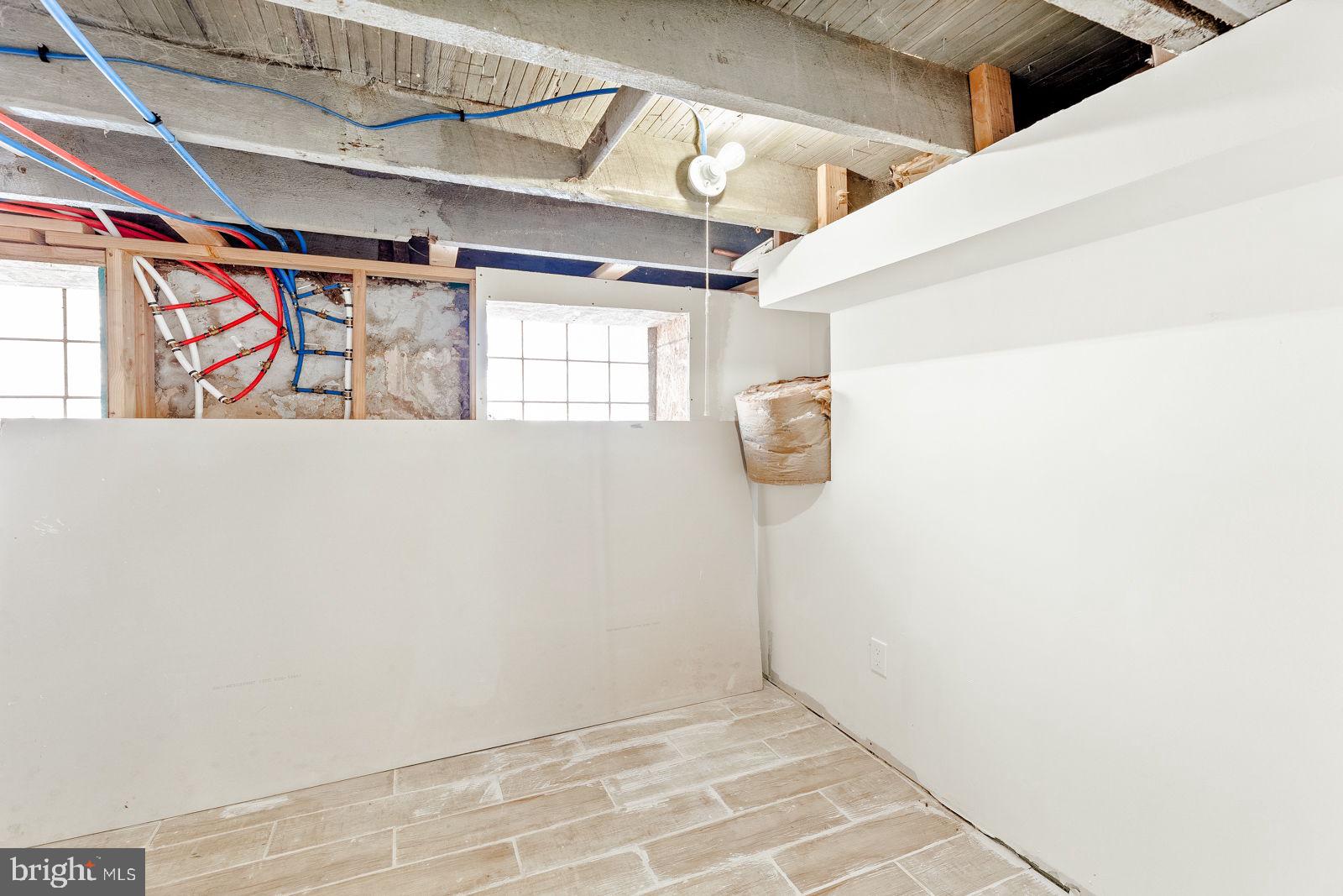 LAWNCREST - Residential