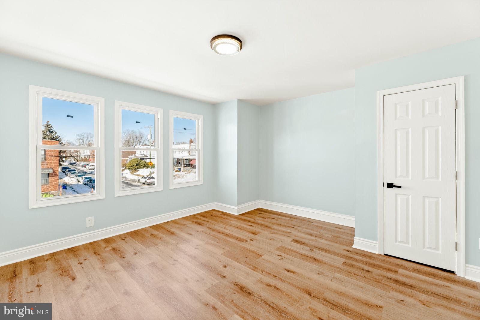 LAWNCREST - Residential