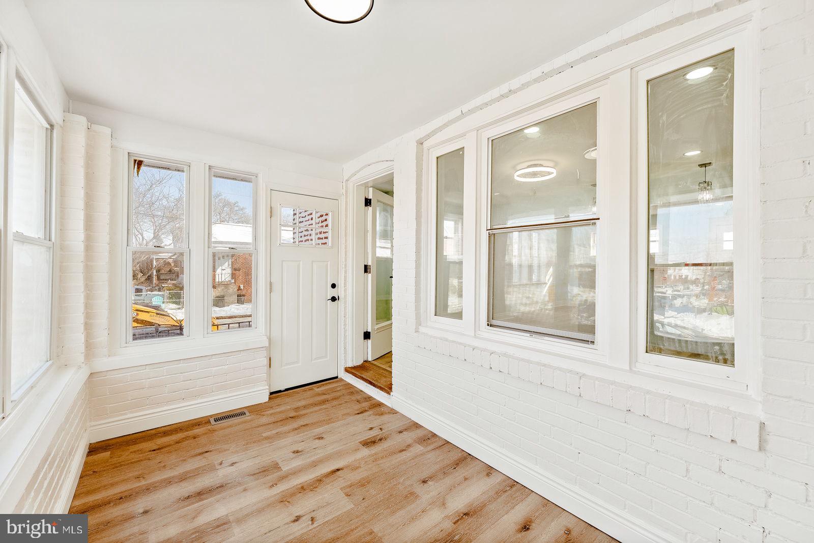 LAWNCREST - Residential