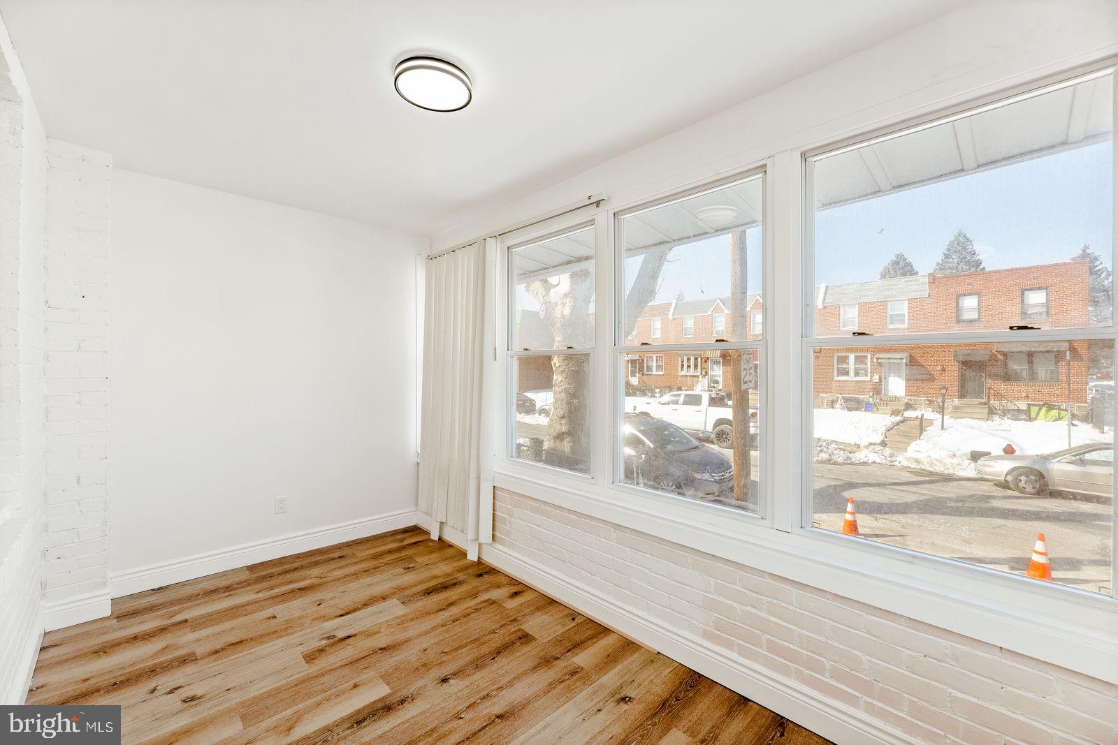 LAWNCREST - Residential