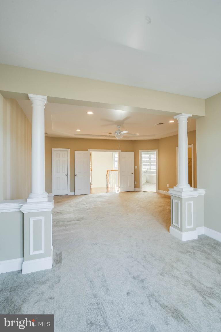 RIVER CREEK - Residential