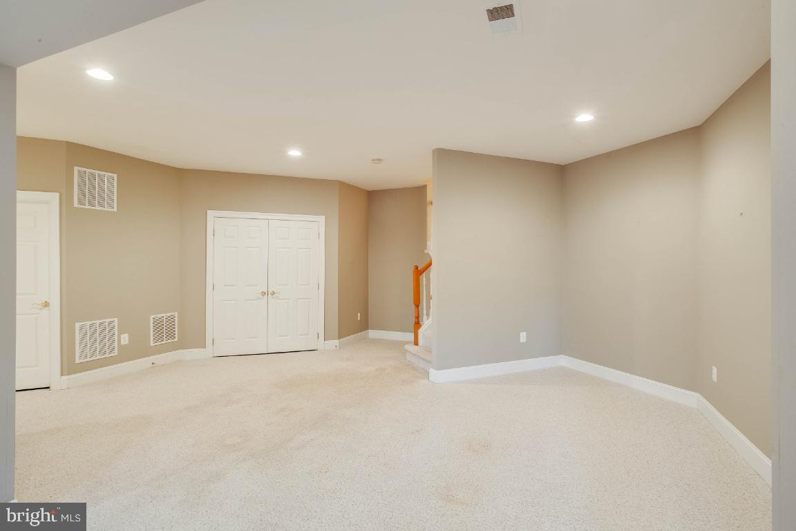 RIVER CREEK - Residential