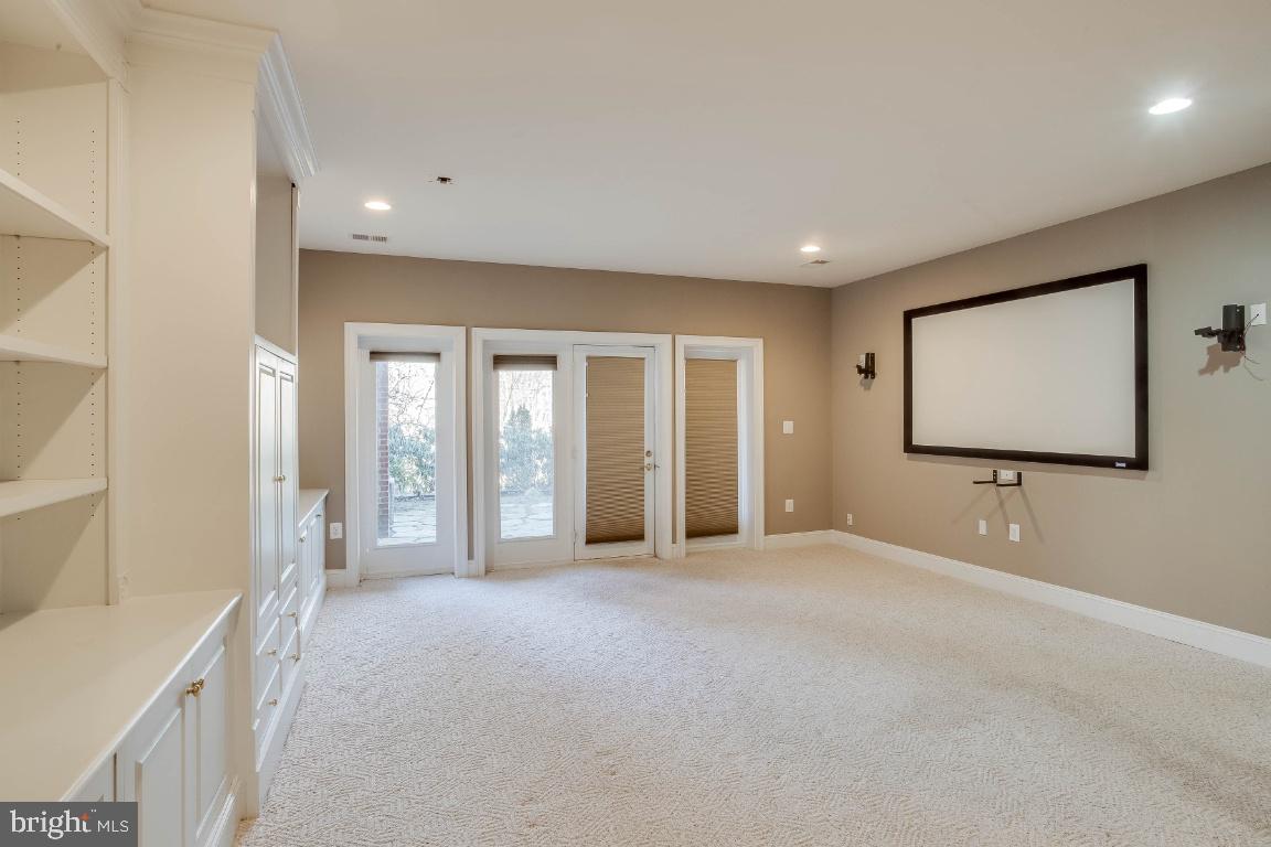 RIVER CREEK - Residential