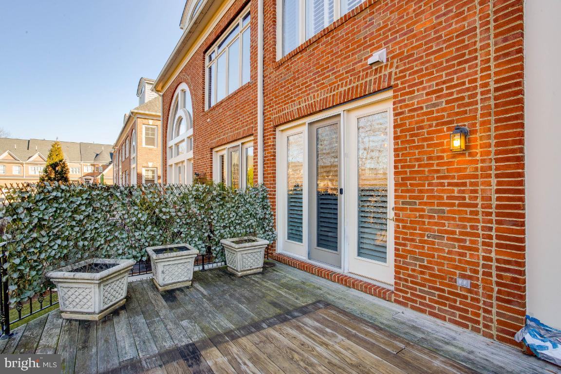 RIVER CREEK - Residential